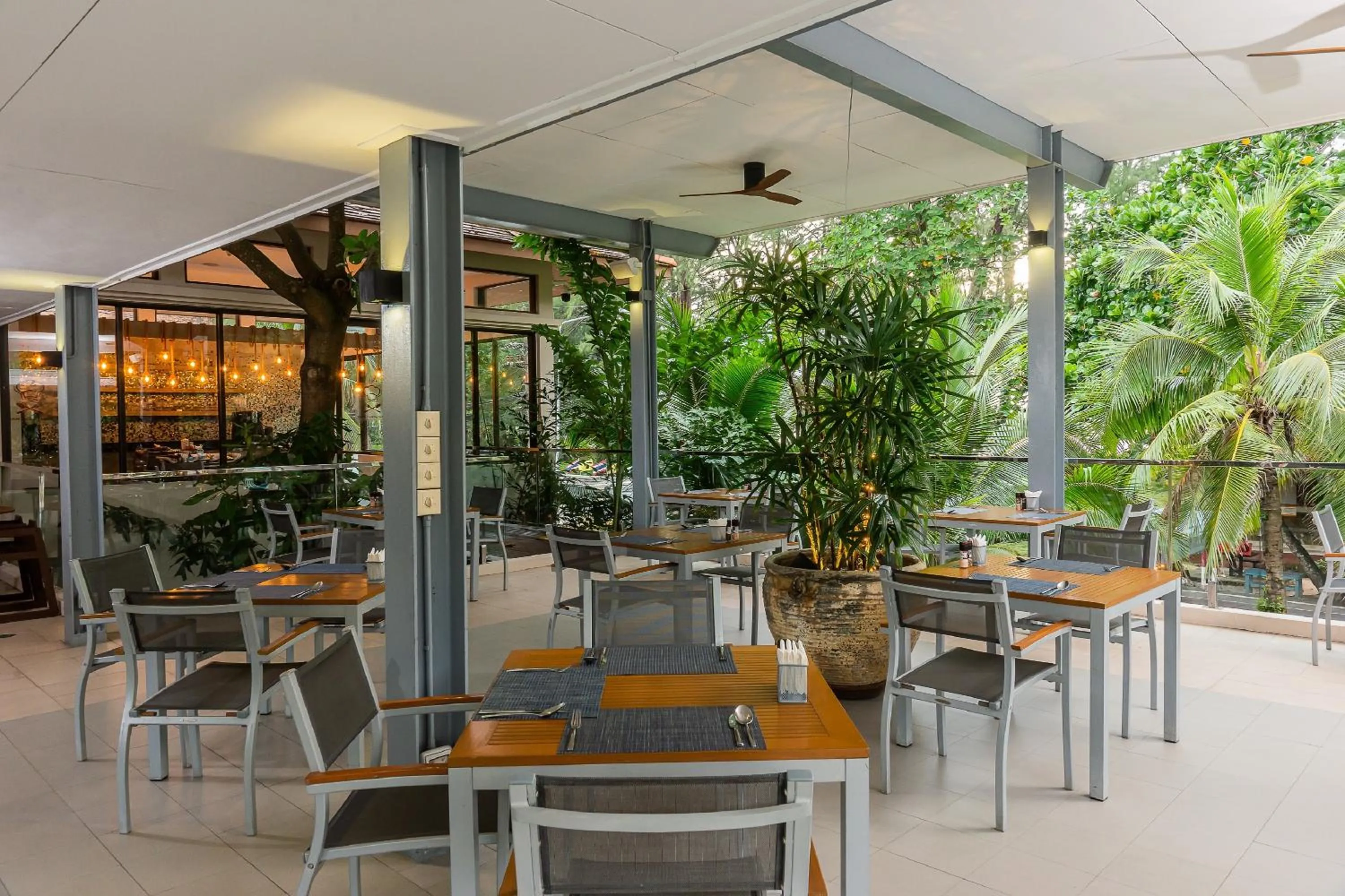 Restaurant/places to eat in Dewa Phuket Resort & Villas, Nai Yang Beach