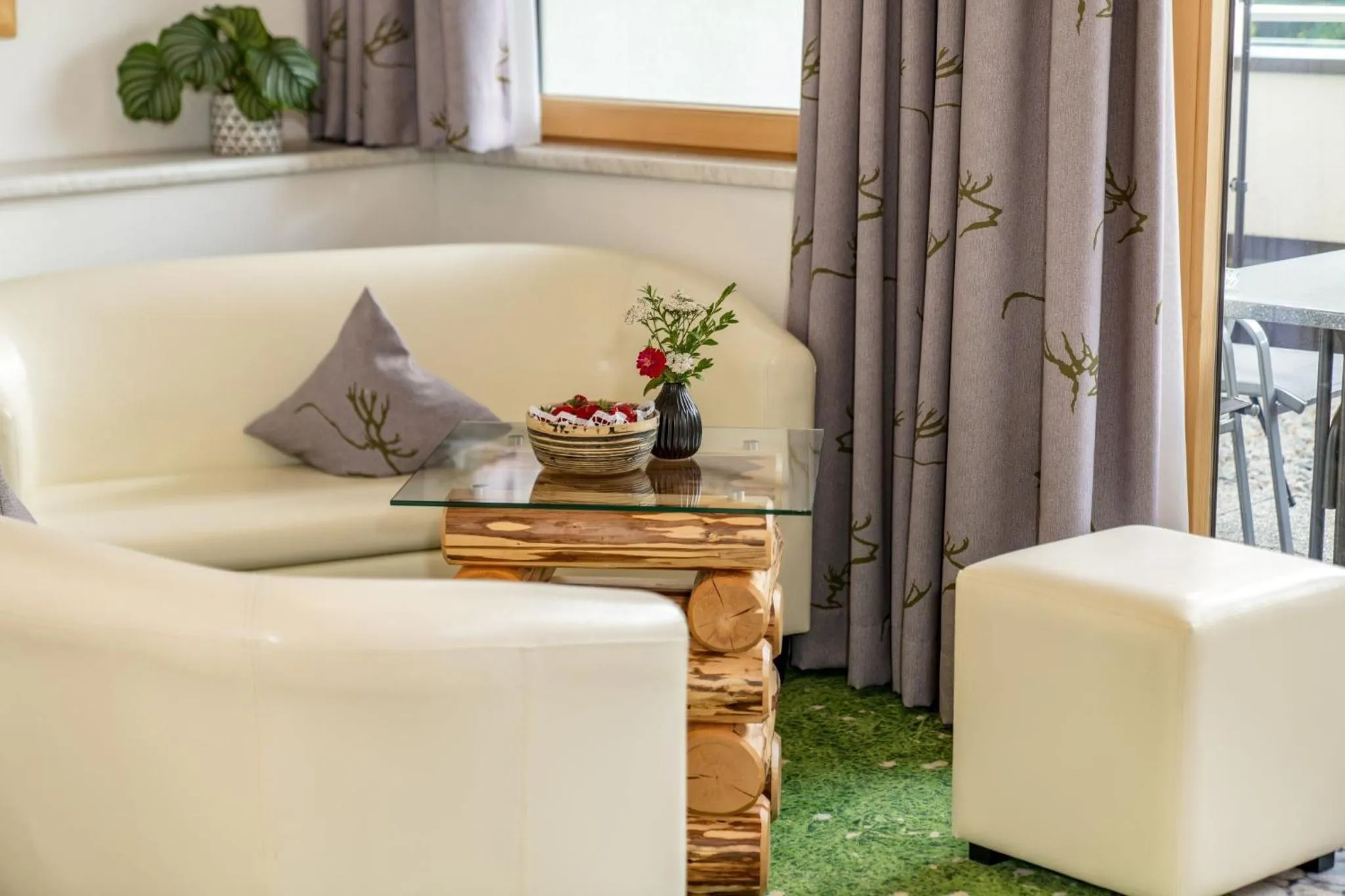 Seating area in Hartweger's Hotel