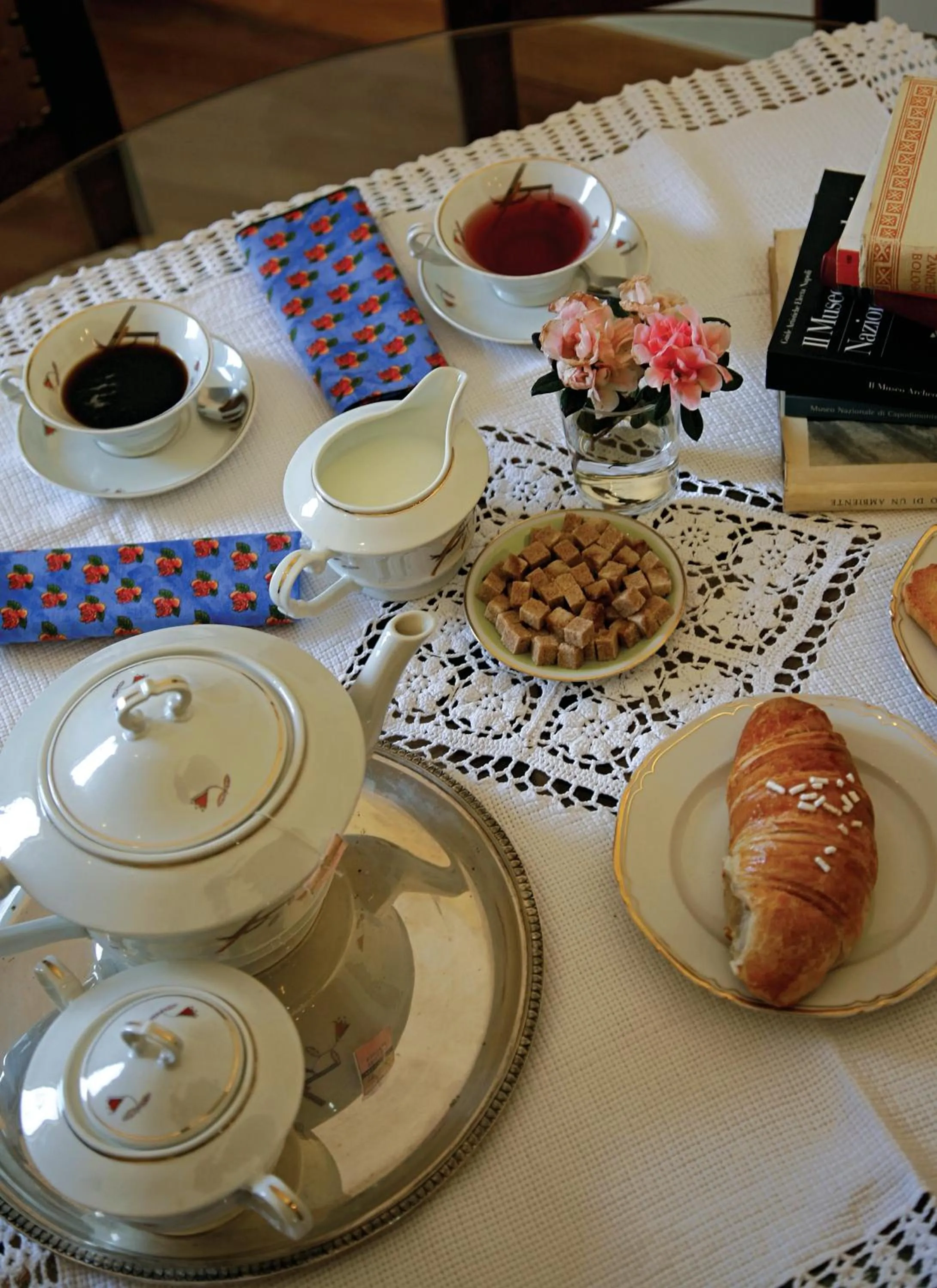 Food and drinks in B&B Luna Caprese