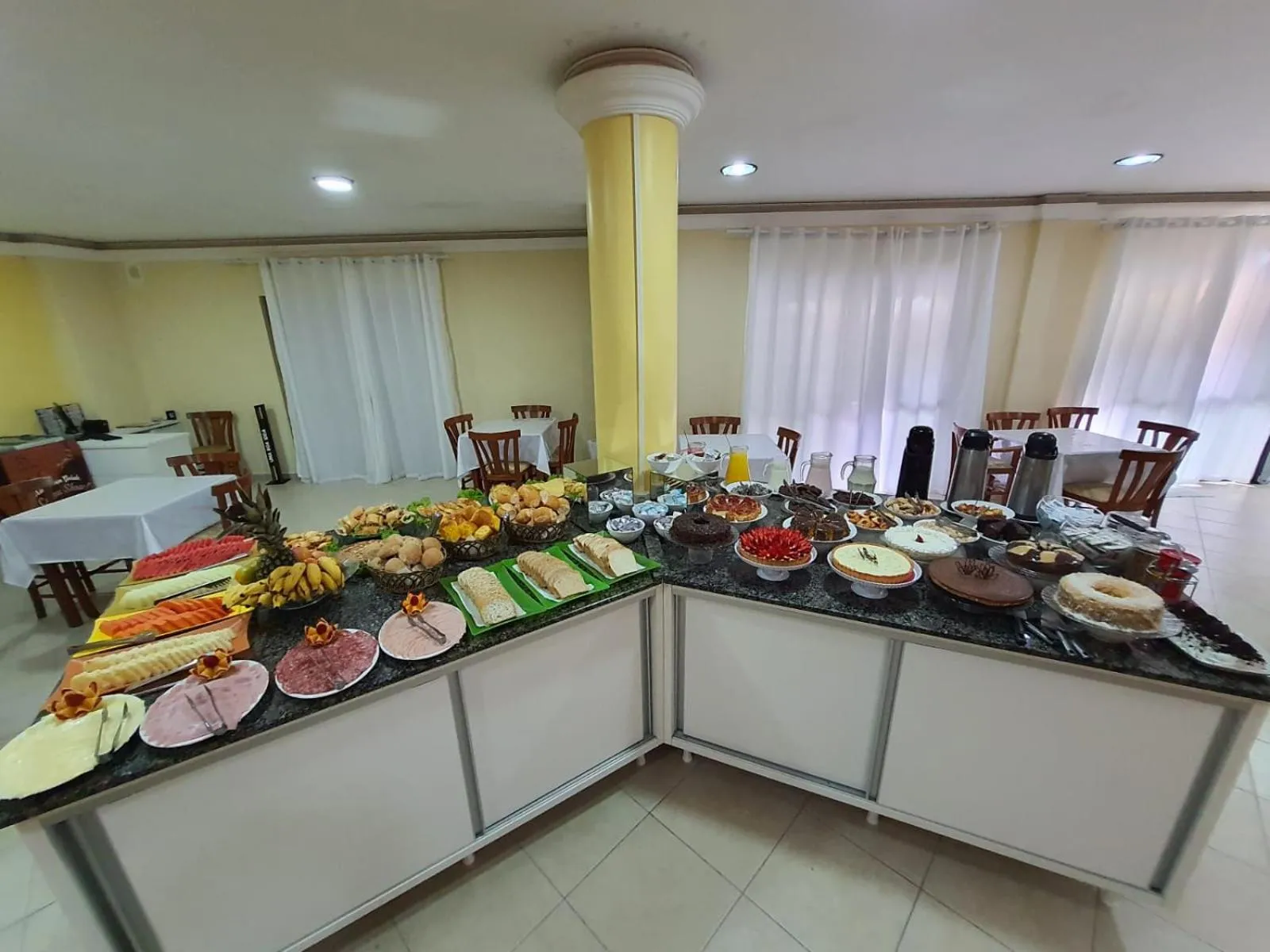 Buffet breakfast in Refúgio Costeiro II