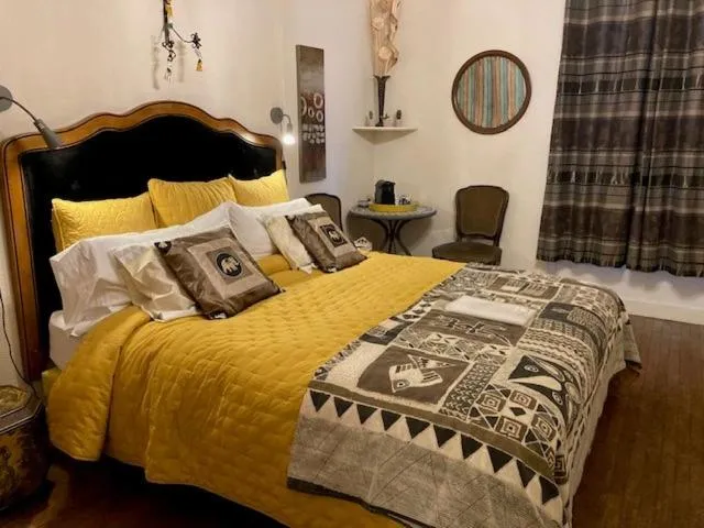 Bed in The Corner Noirmoutier