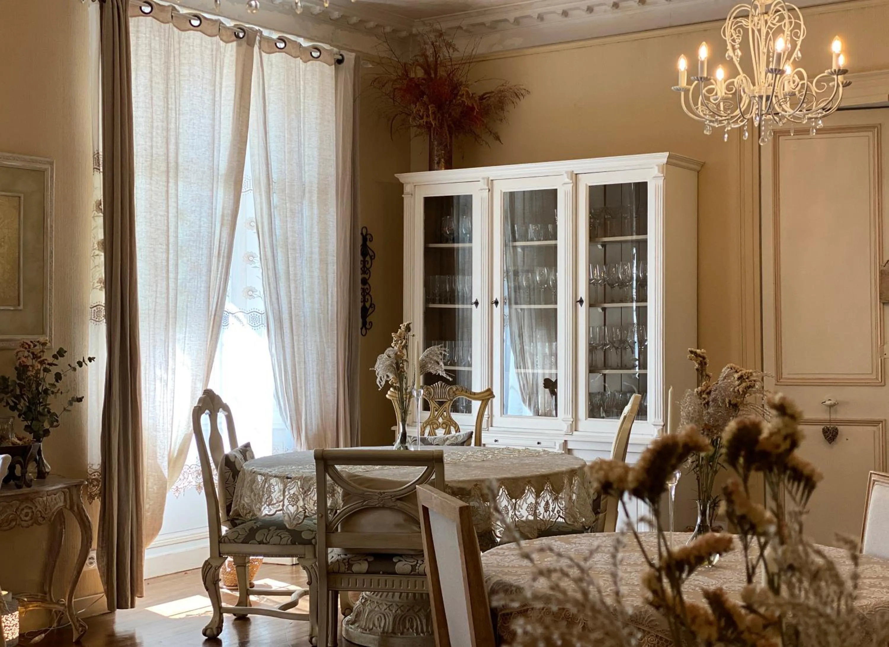 Dining area in The Corner Noirmoutier