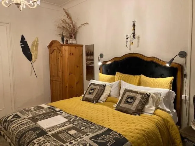 Bedroom, Bed in The Corner Noirmoutier