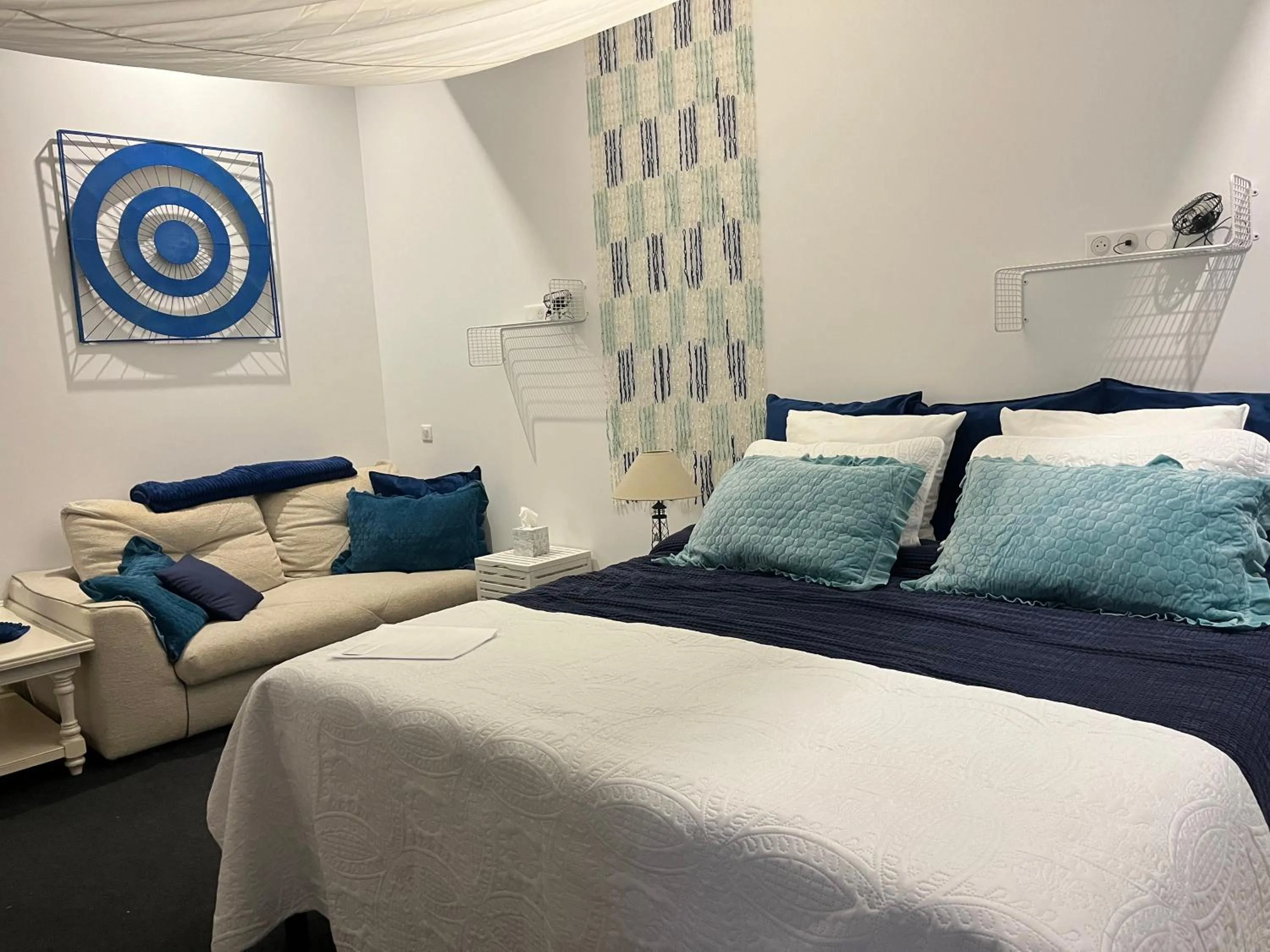 Bed in The Corner Noirmoutier