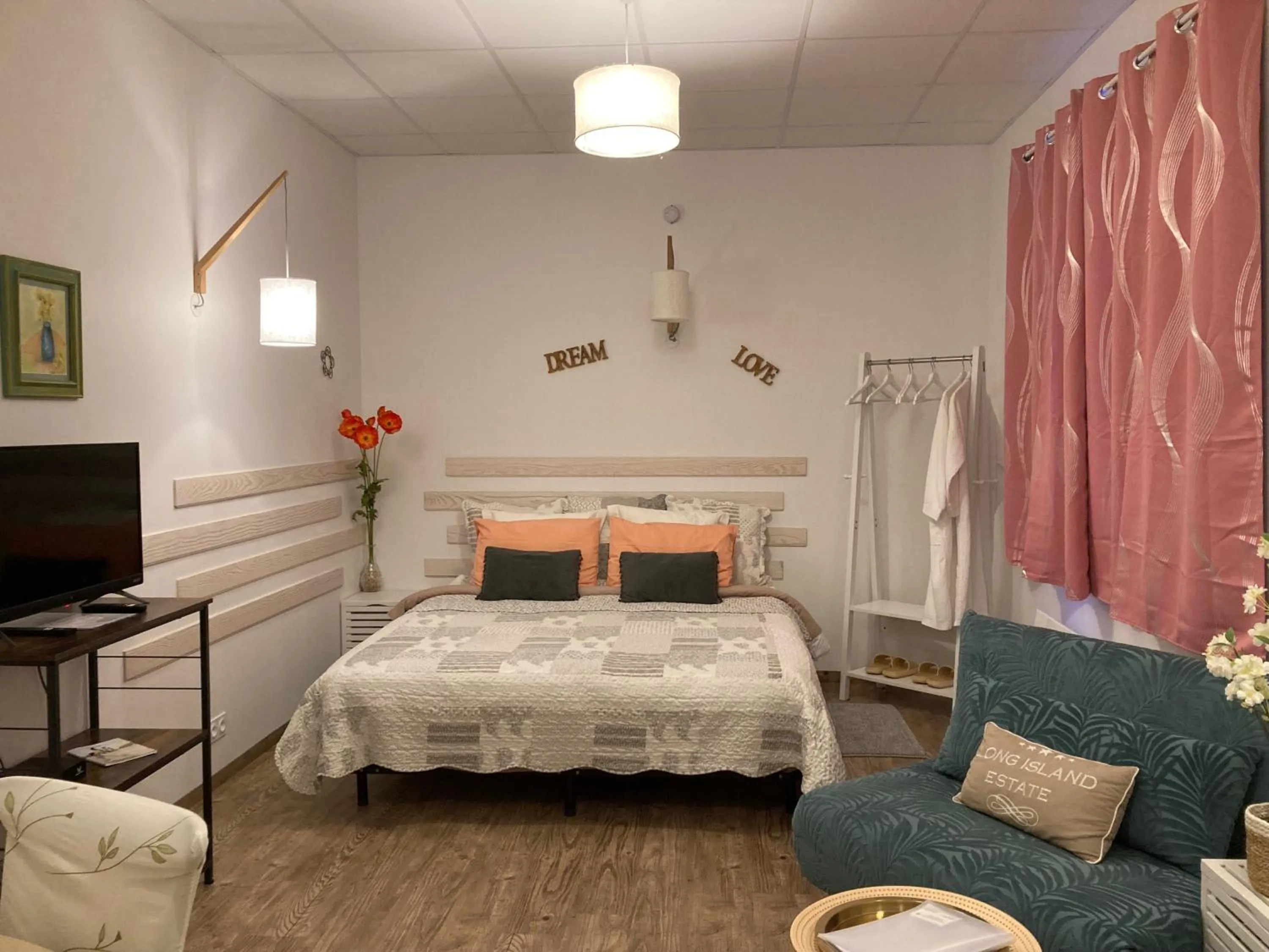 Bed in The Corner Noirmoutier