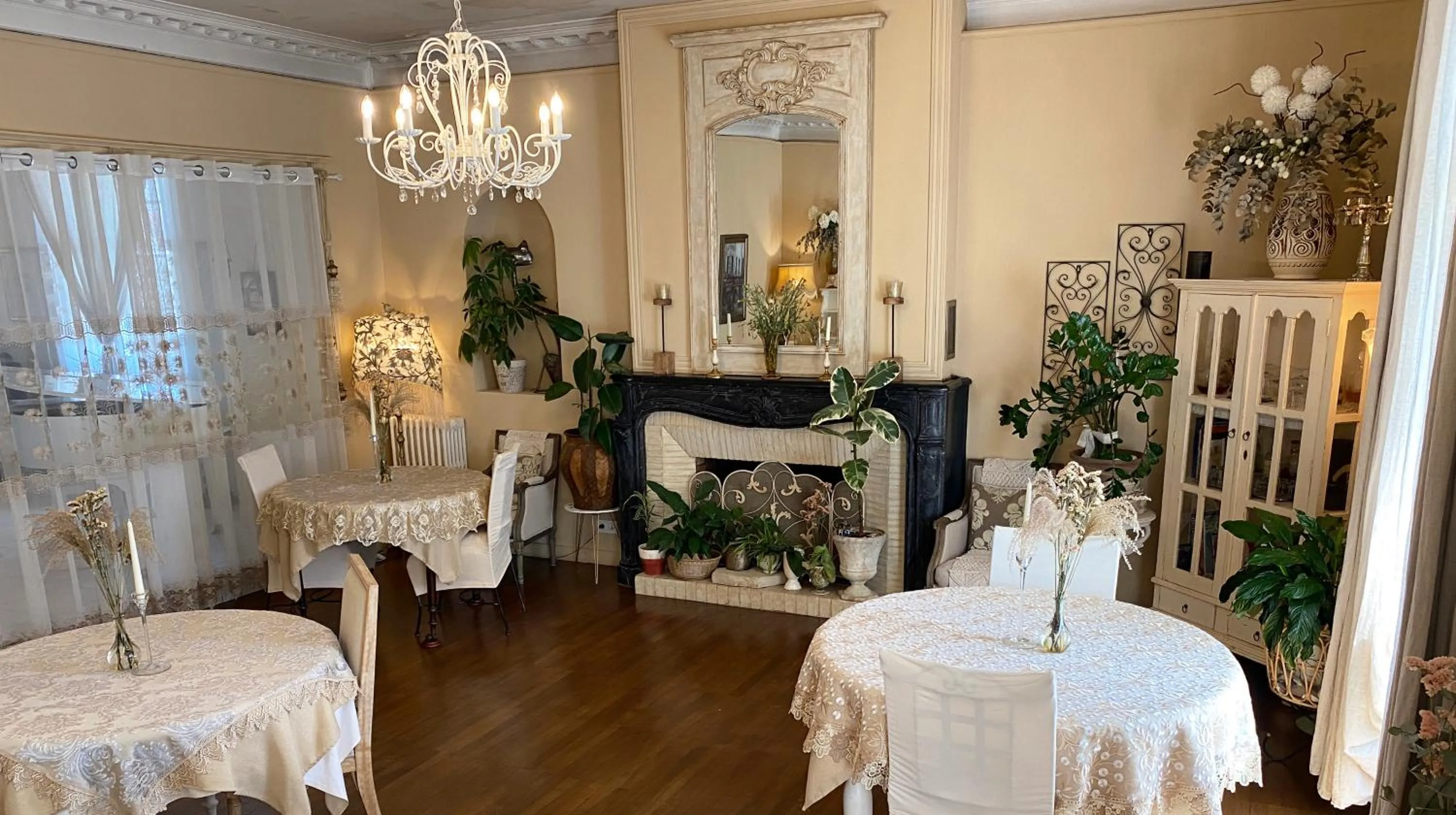 Dining area in The Corner Noirmoutier