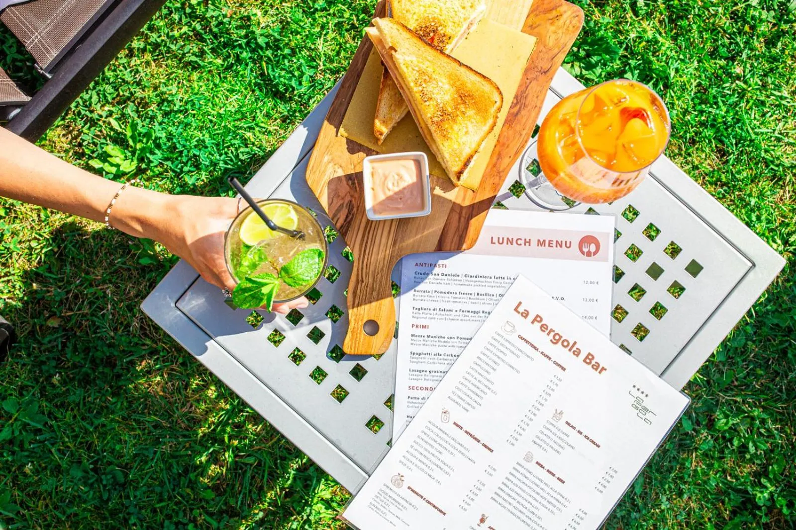 Swimming pool in Hotel La Pergola Dependance