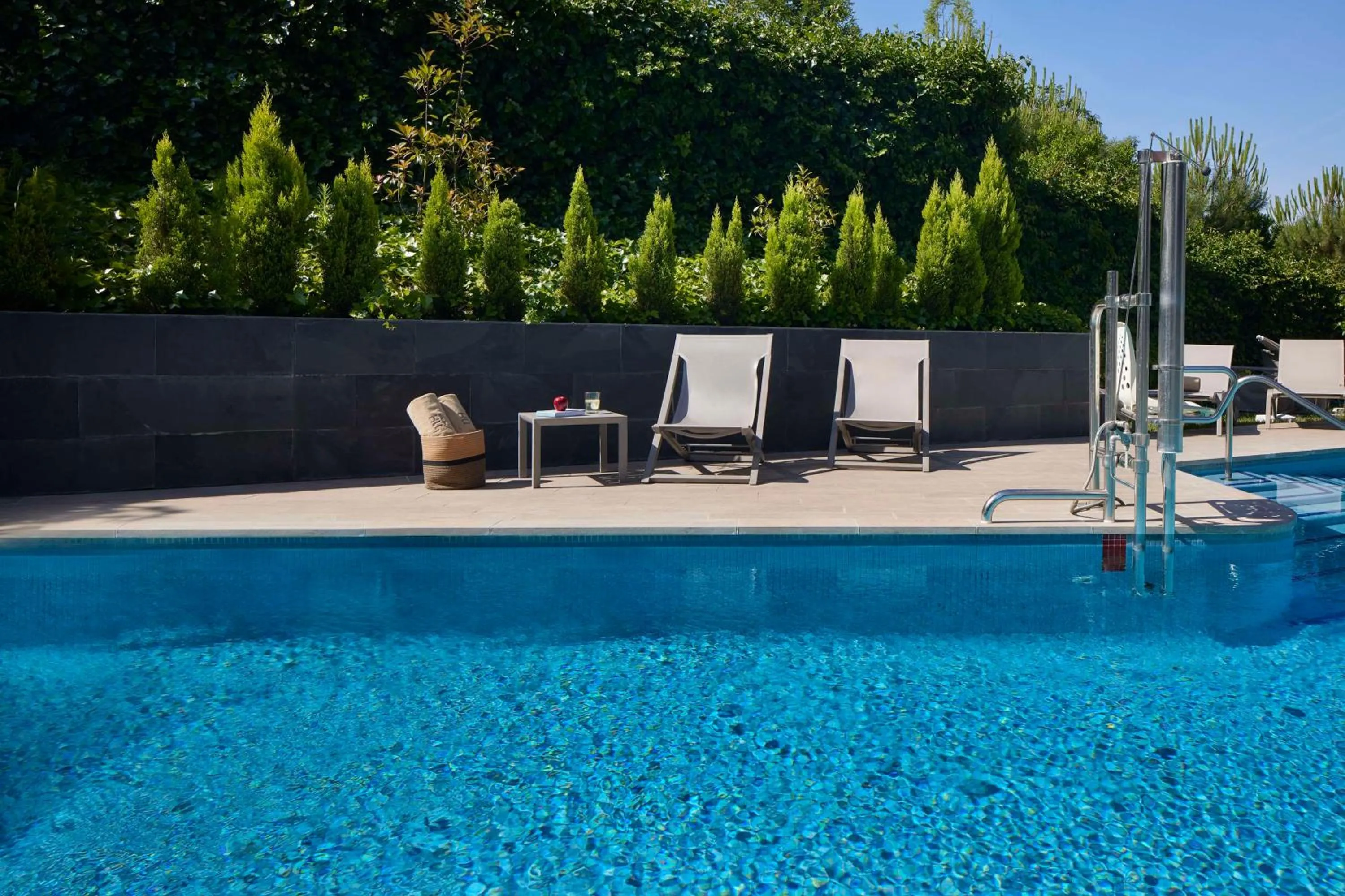 Pool view in NH Madrid Ribera del Manzanares