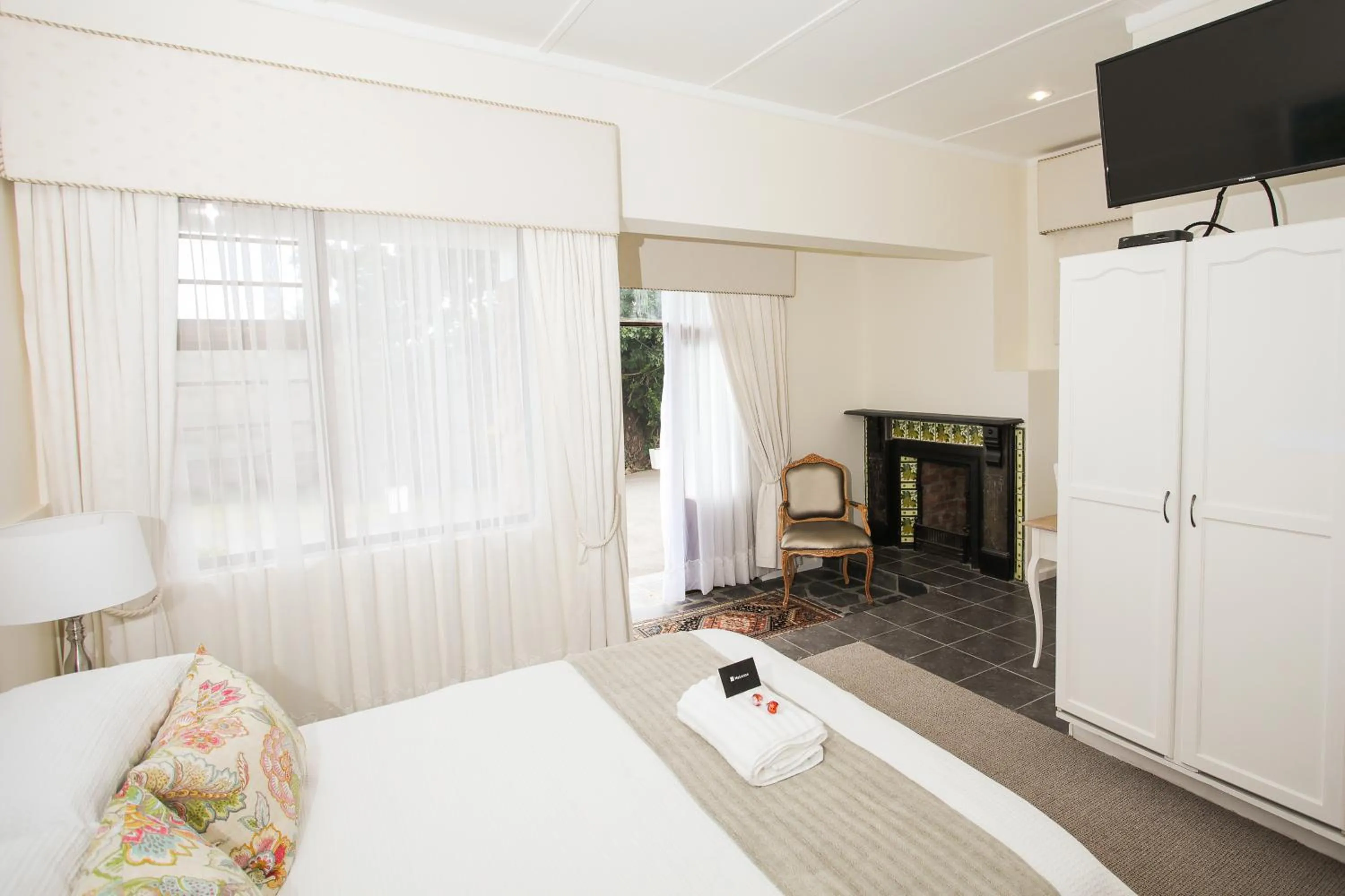 Photo of the whole room, Bed in Hathaway Guest House