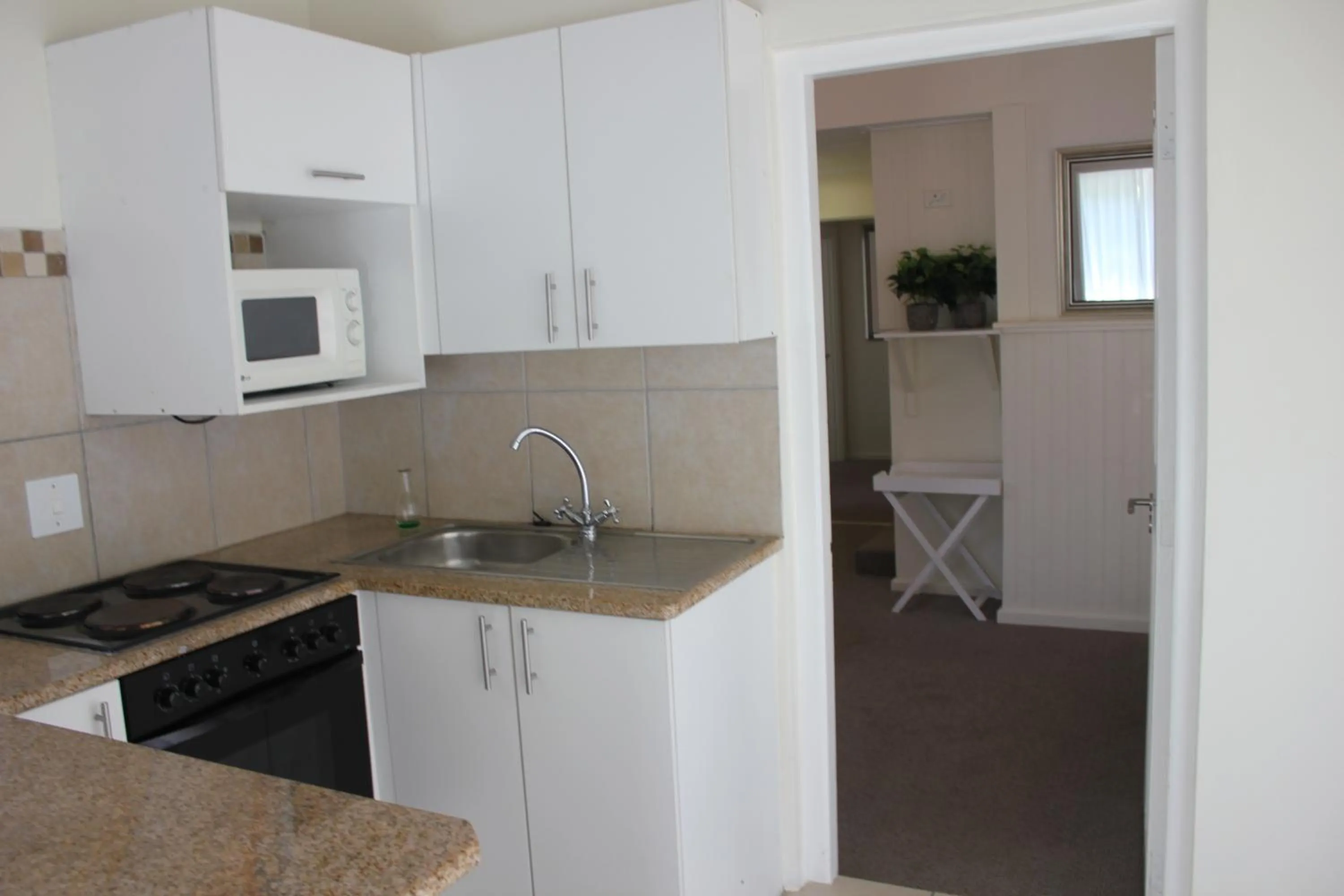 Kitchen or kitchenette in Hathaway Guest House