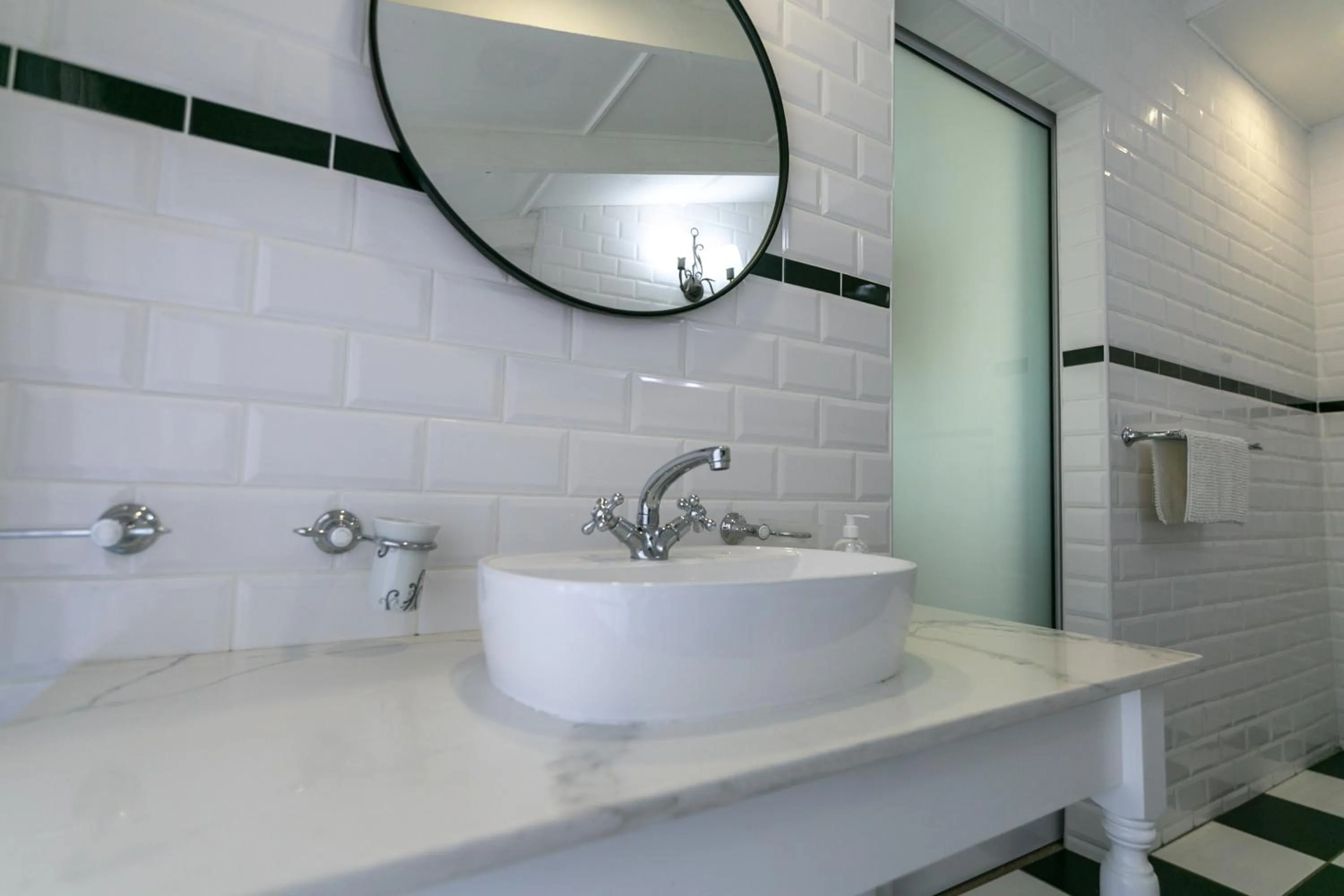 Bathroom in Hathaway Guest House