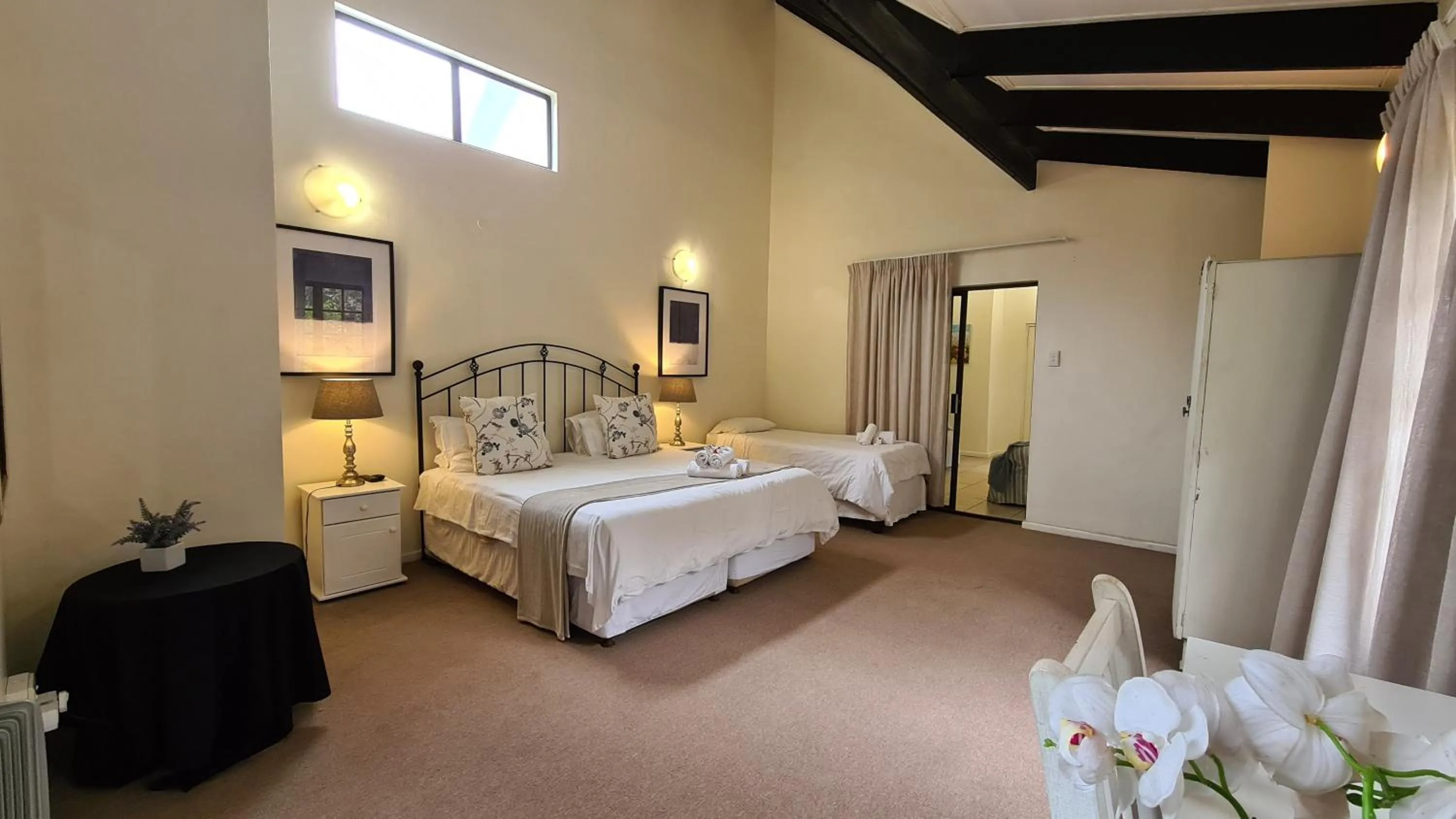 Photo of the whole room, Bed in Hathaway Guest House