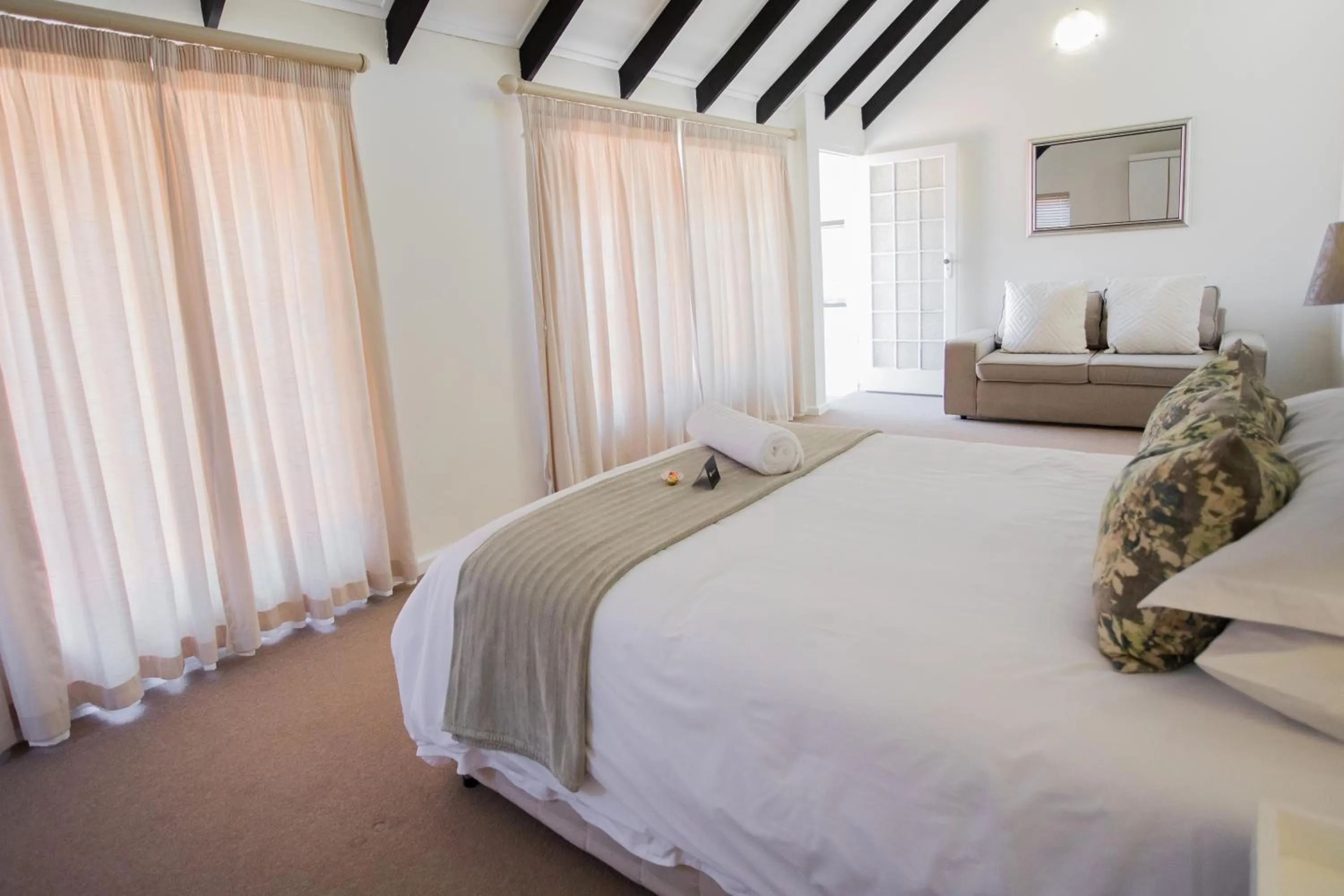 Photo of the whole room, Bed in Hathaway Guest House