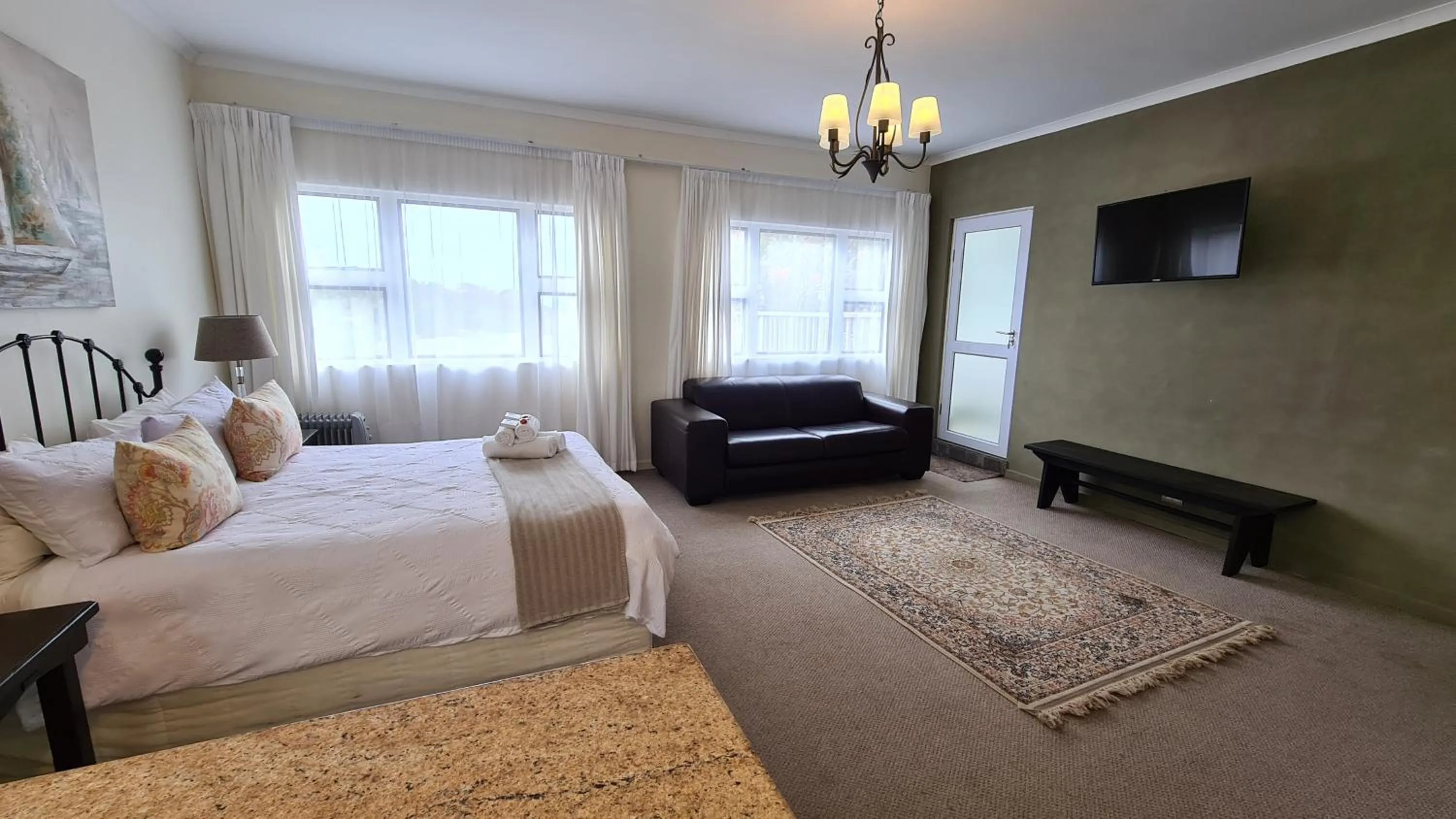 Photo of the whole room, Bed in Hathaway Guest House