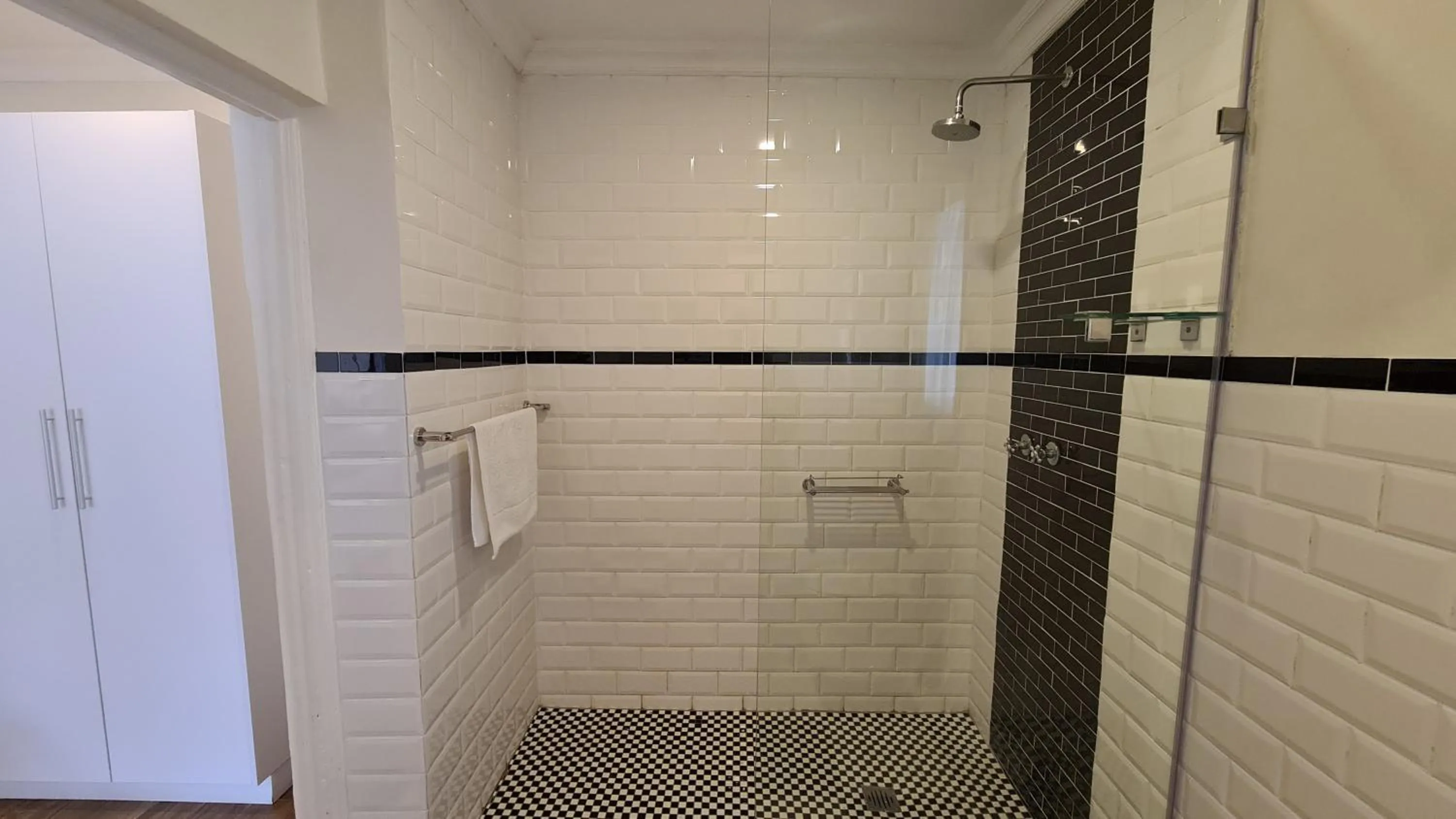 Bathroom in Hathaway Guest House