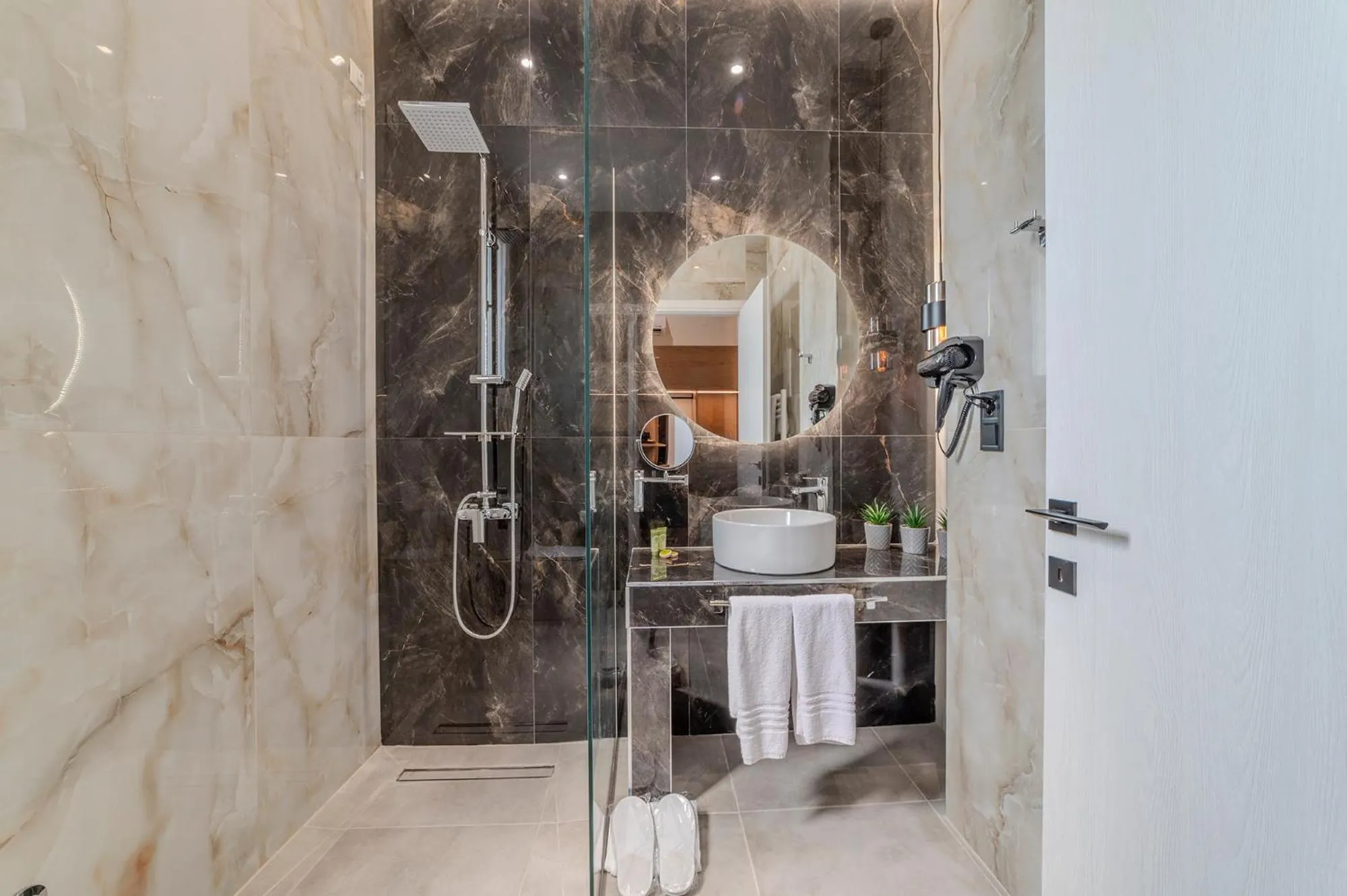 Shower in Agnantio Hotel & Spa