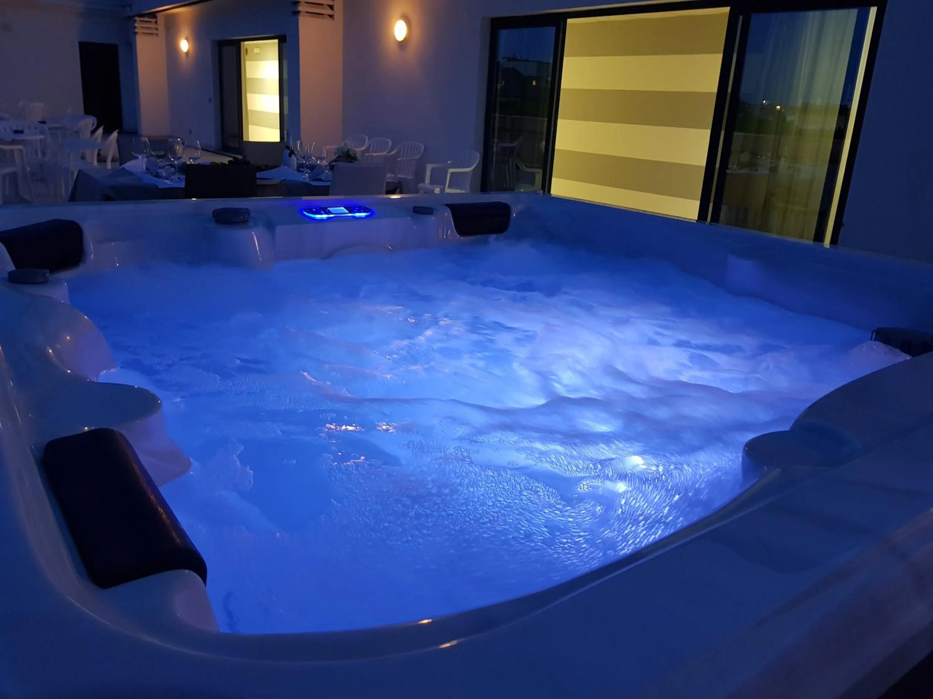 Hot Tub in Hotel Helvetia