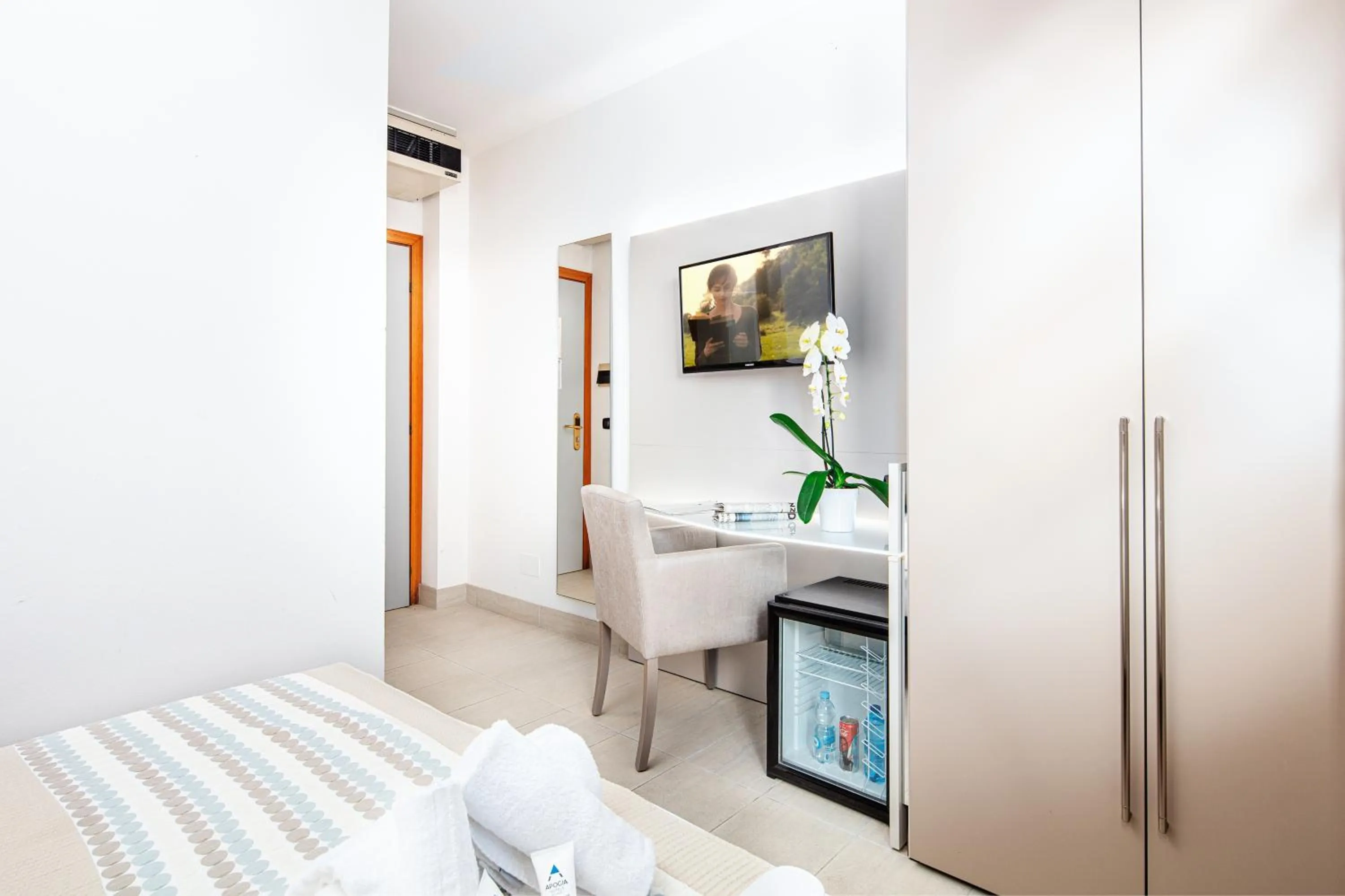 Photo of the whole room, Bed in Hotel Helvetia