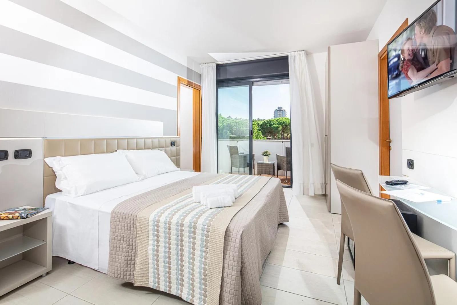 Photo of the whole room, Bed in Hotel Helvetia