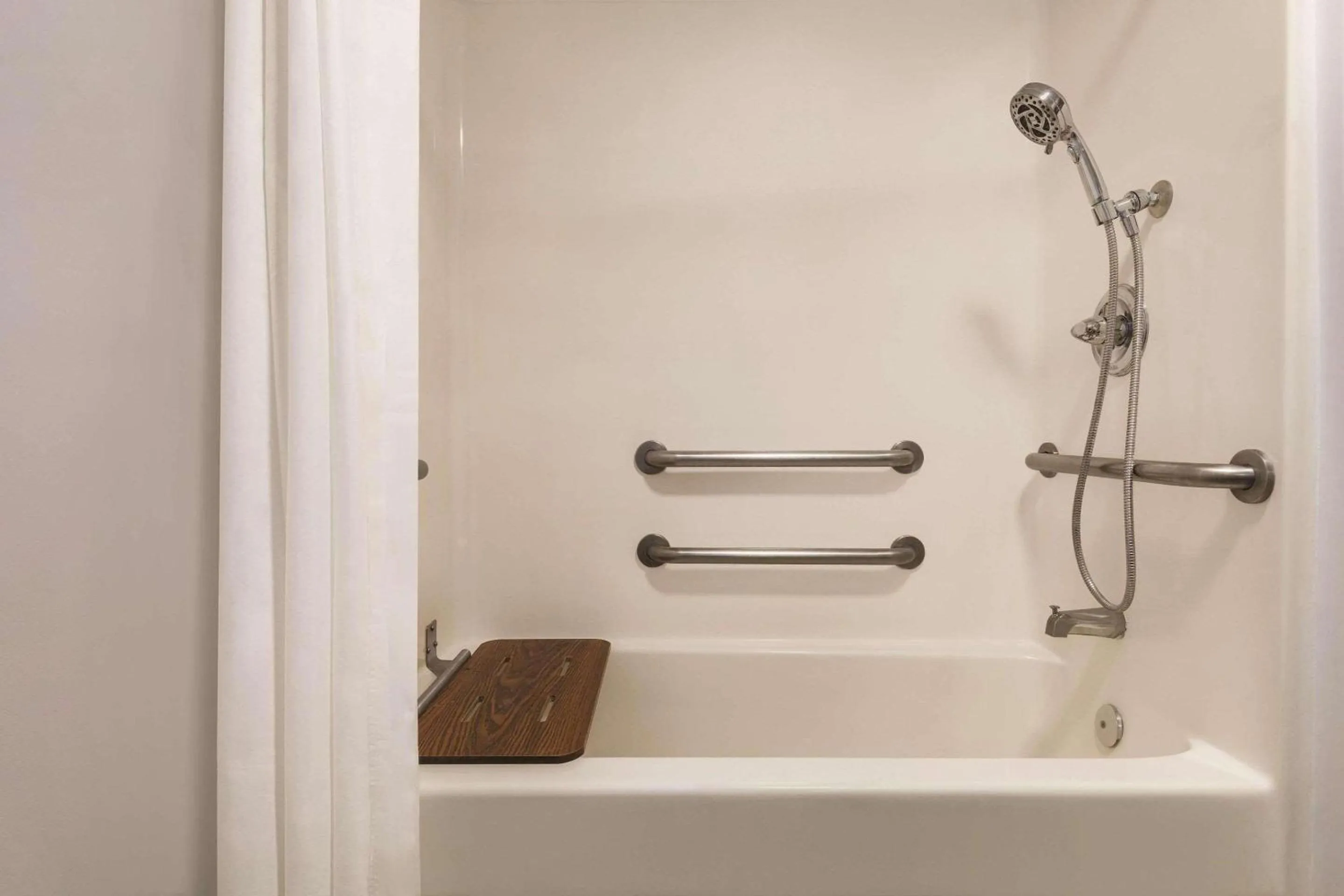 Bedroom in Country Inn & Suites by Radisson, Panama City, FL