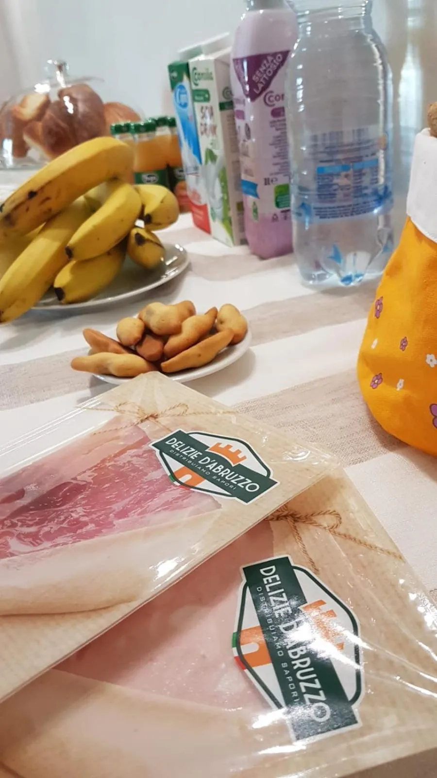 Food and drinks in Home Sweet Home