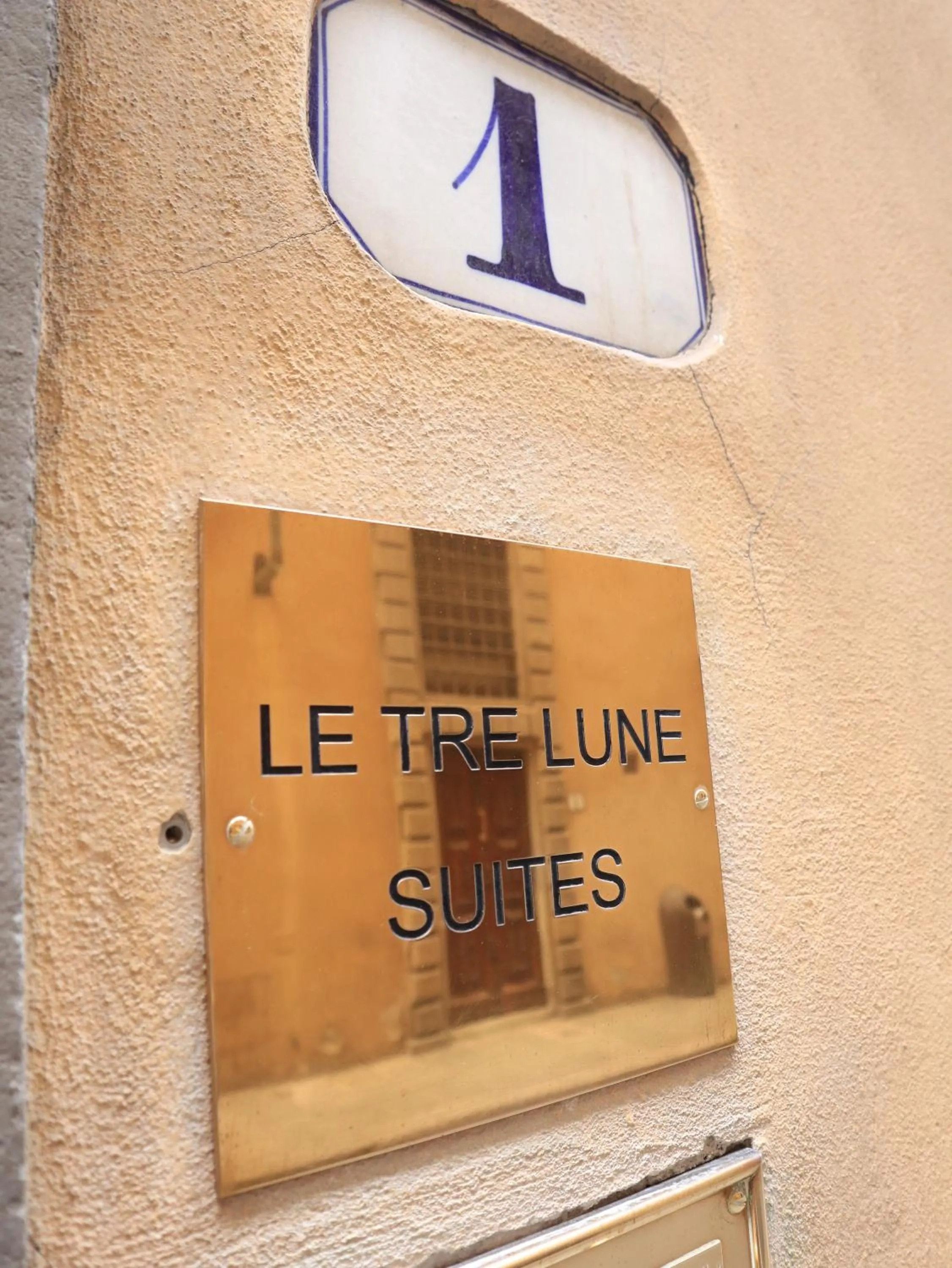 Property logo or sign in Le Tre Lune Suites