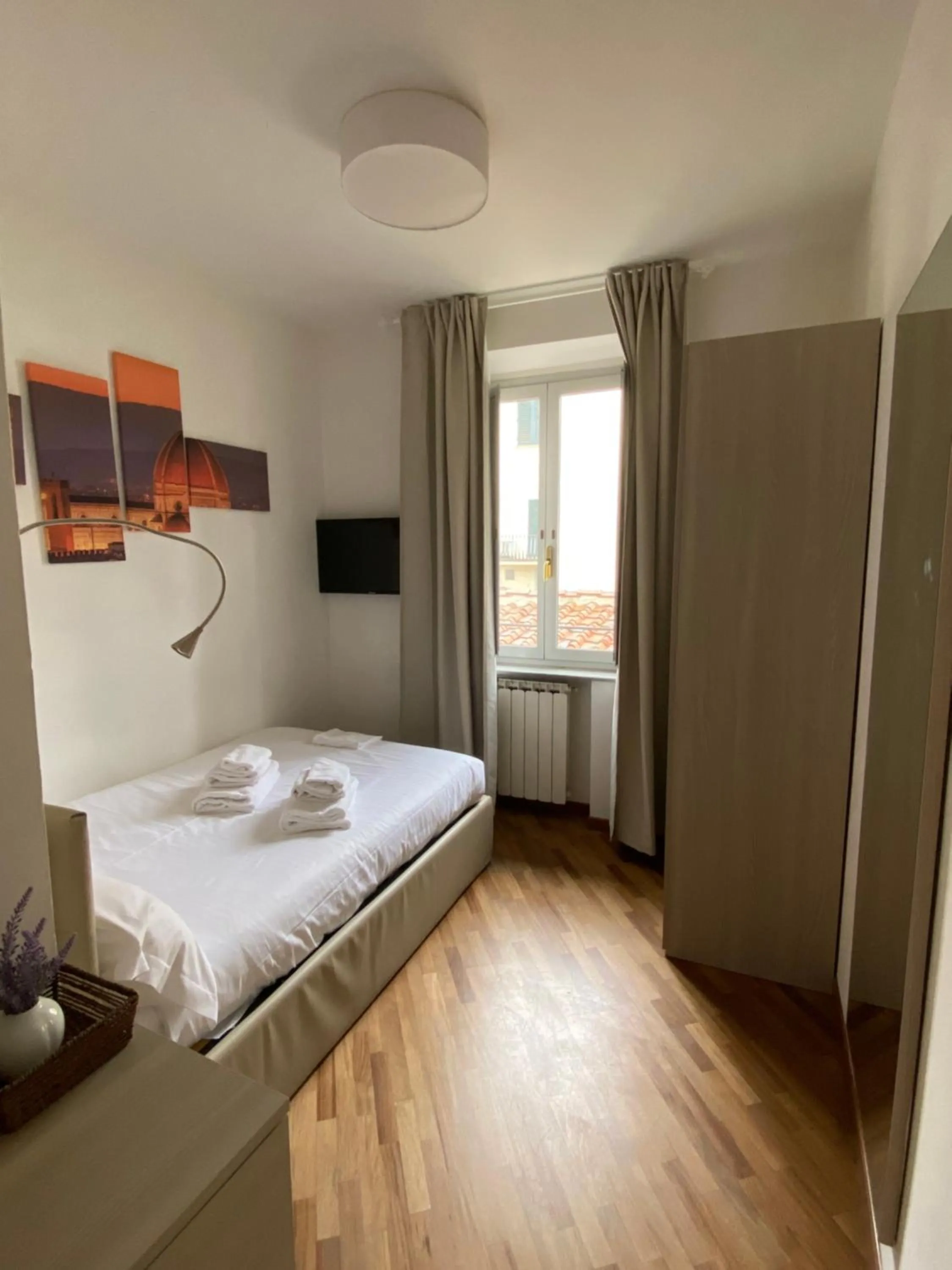 TV and multimedia, Bed in Le Tre Lune Suites