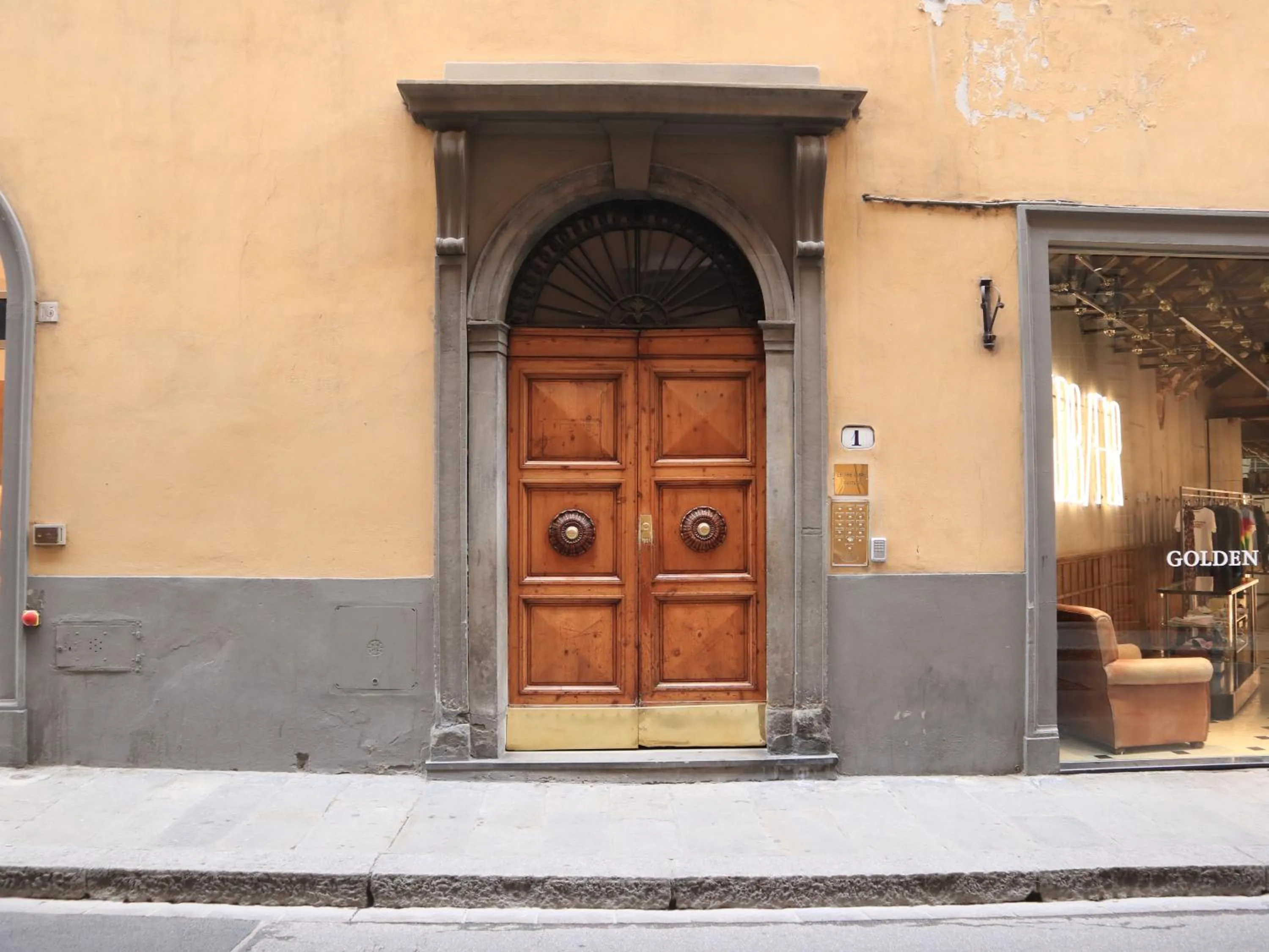 Facade/entrance in Le Tre Lune Suites