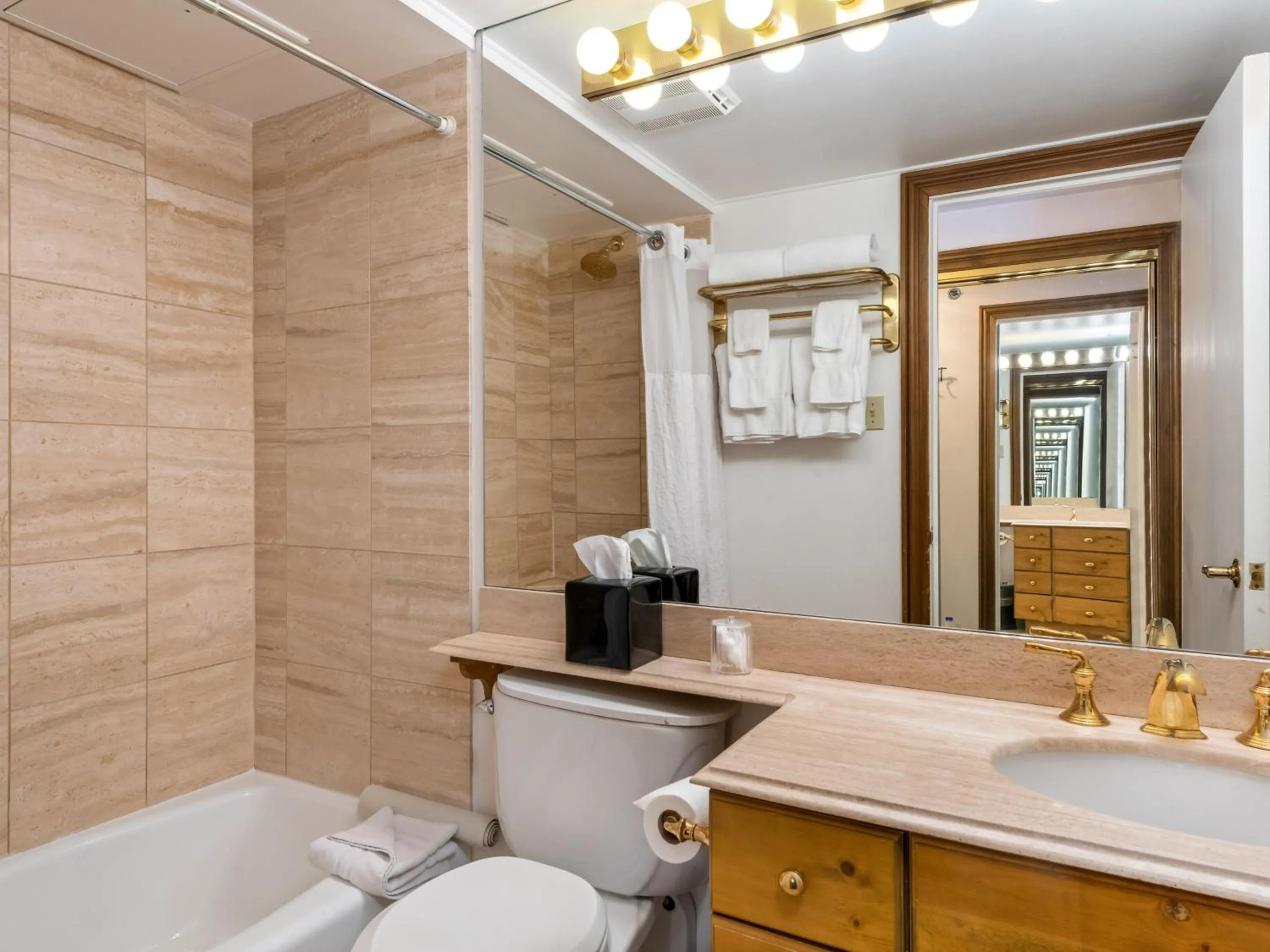 Bathroom in Christiania Lodge