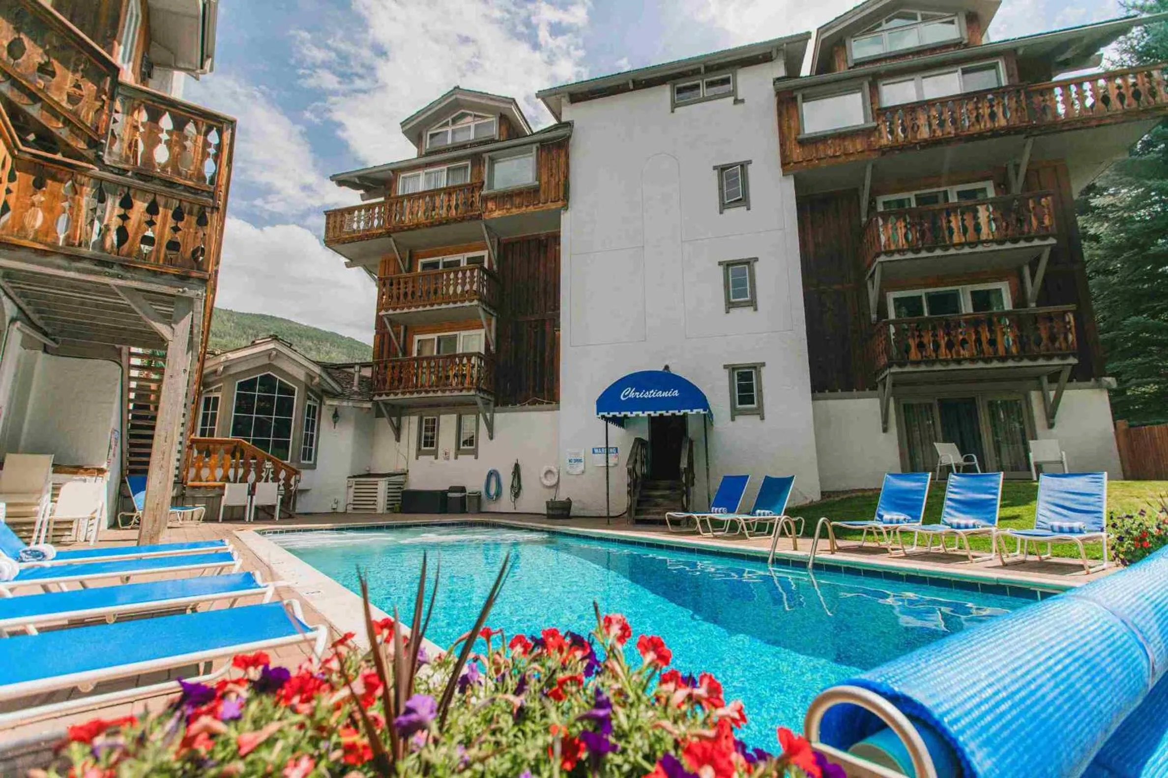 Swimming pool in Christiania Lodge