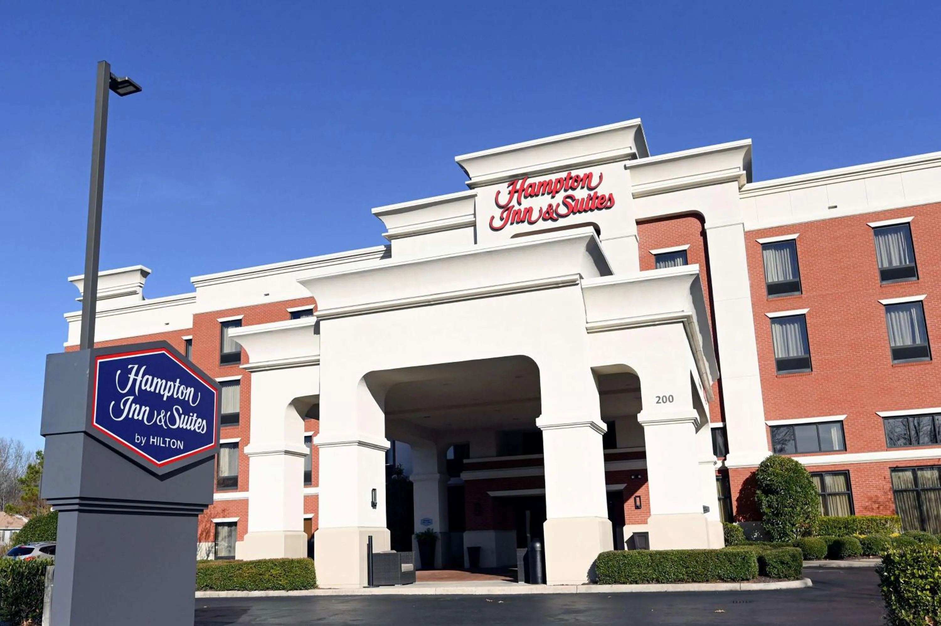Property building in Hampton Inn & Suites Smithfield