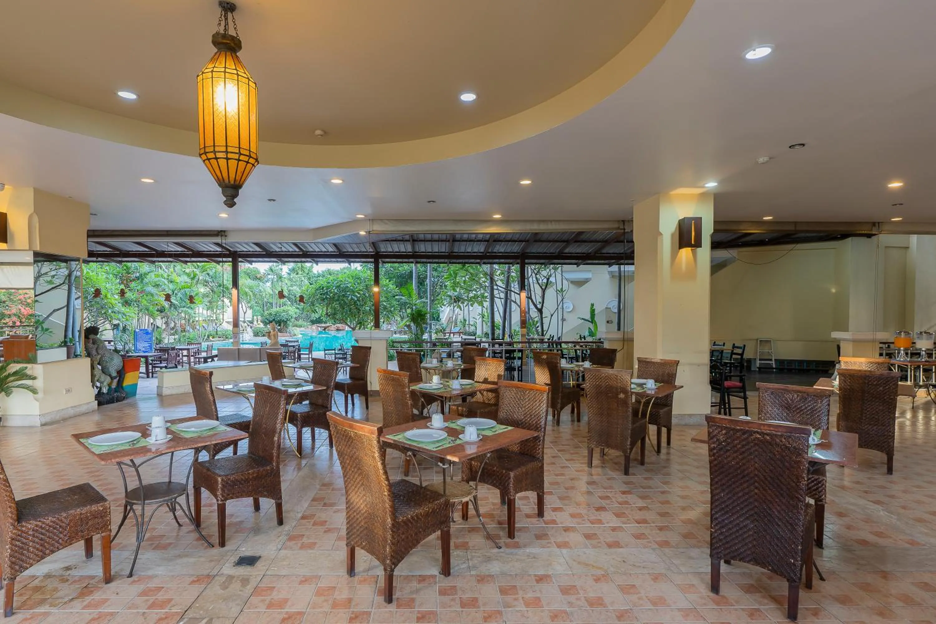 Restaurant/places to eat in Bella Villa Cabana