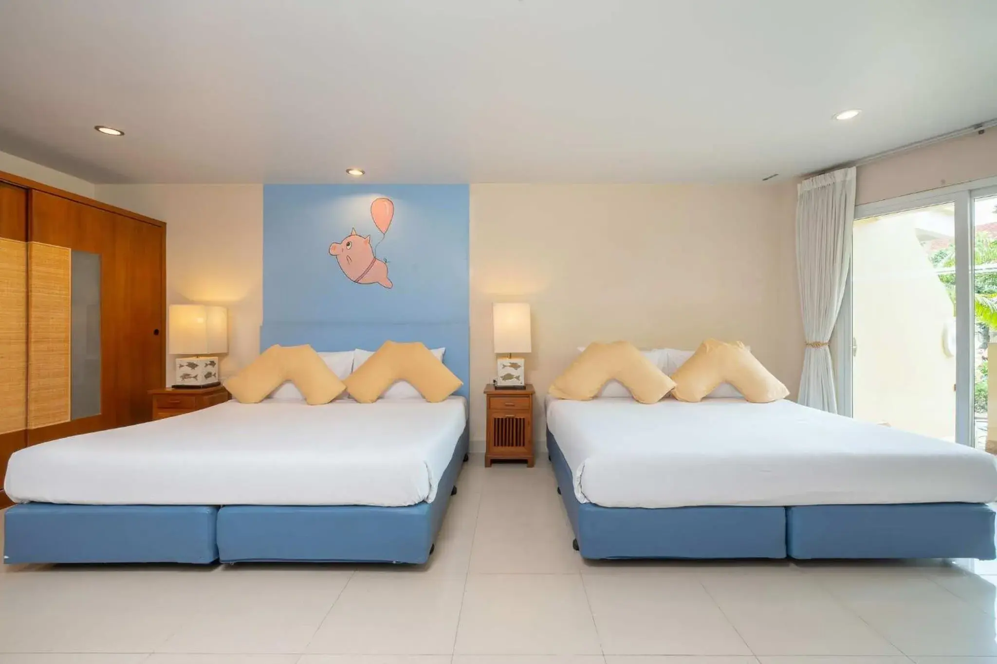 Deluxe Pool Access Twin King - Pets Friendly in Bella Villa Cabana Deluxe Pool Access Twin King - Pets Friendly in Bella Villa Cabana