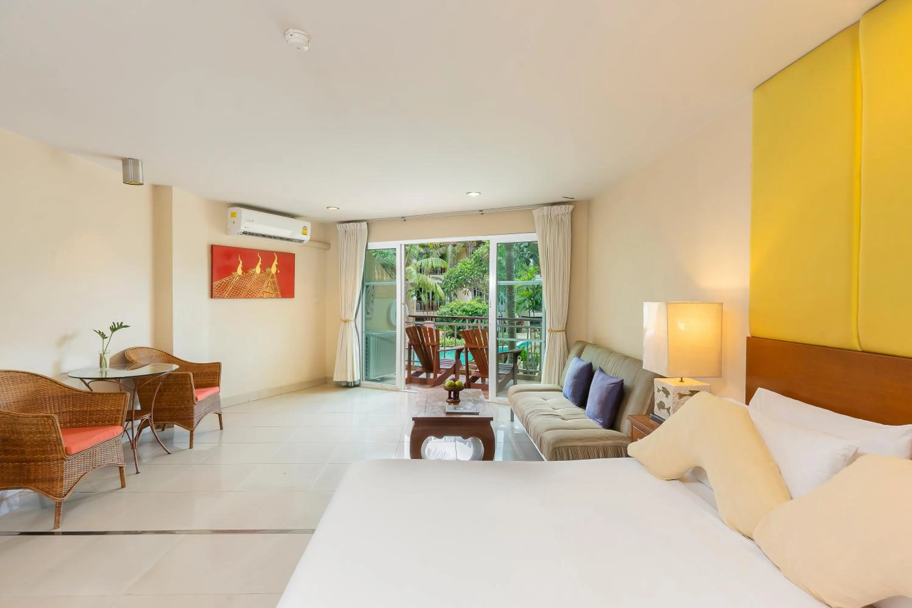 Seating area, Bed in Bella Villa Cabana