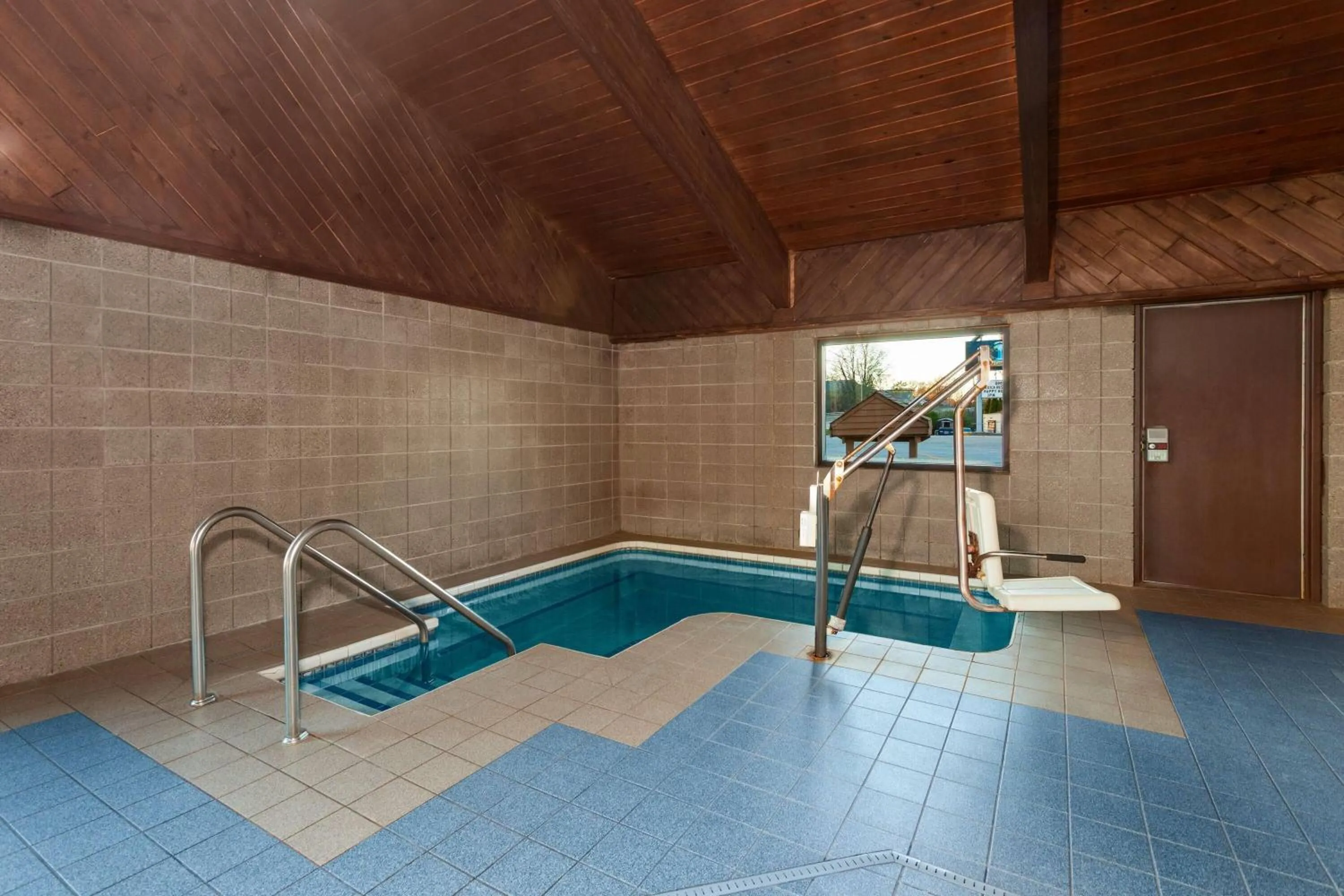 Hot Tub in AmericInn by Wyndham Green Bay West