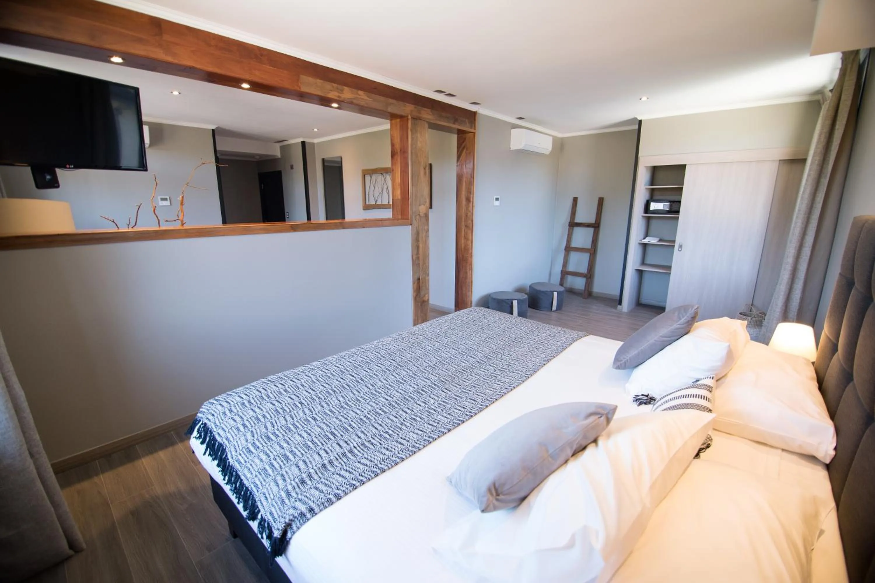 Photo of the whole room, Bed in Hotel Enjoy Pucón