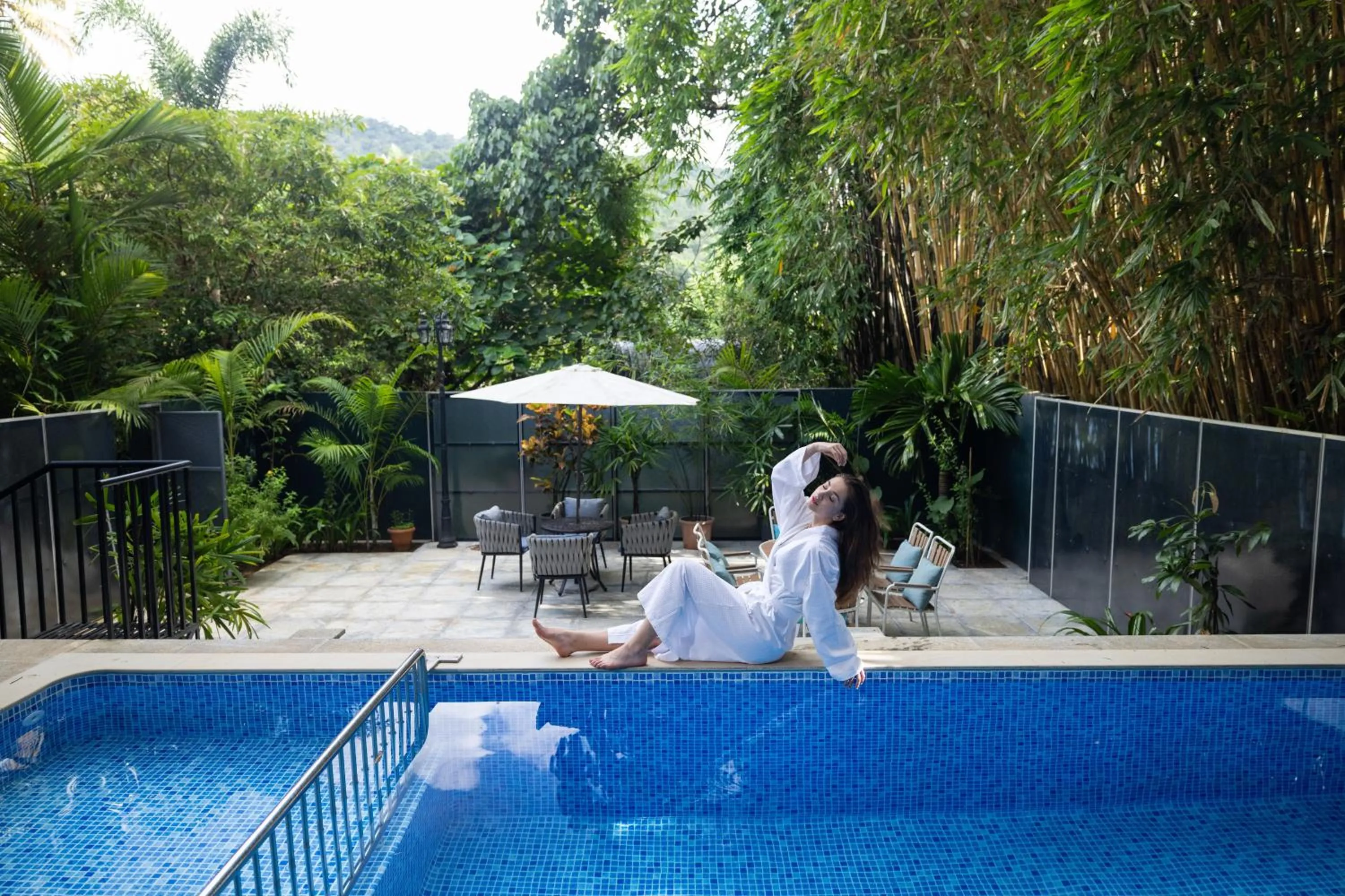 Swimming pool in Casa Rio Resorts Athirappilly