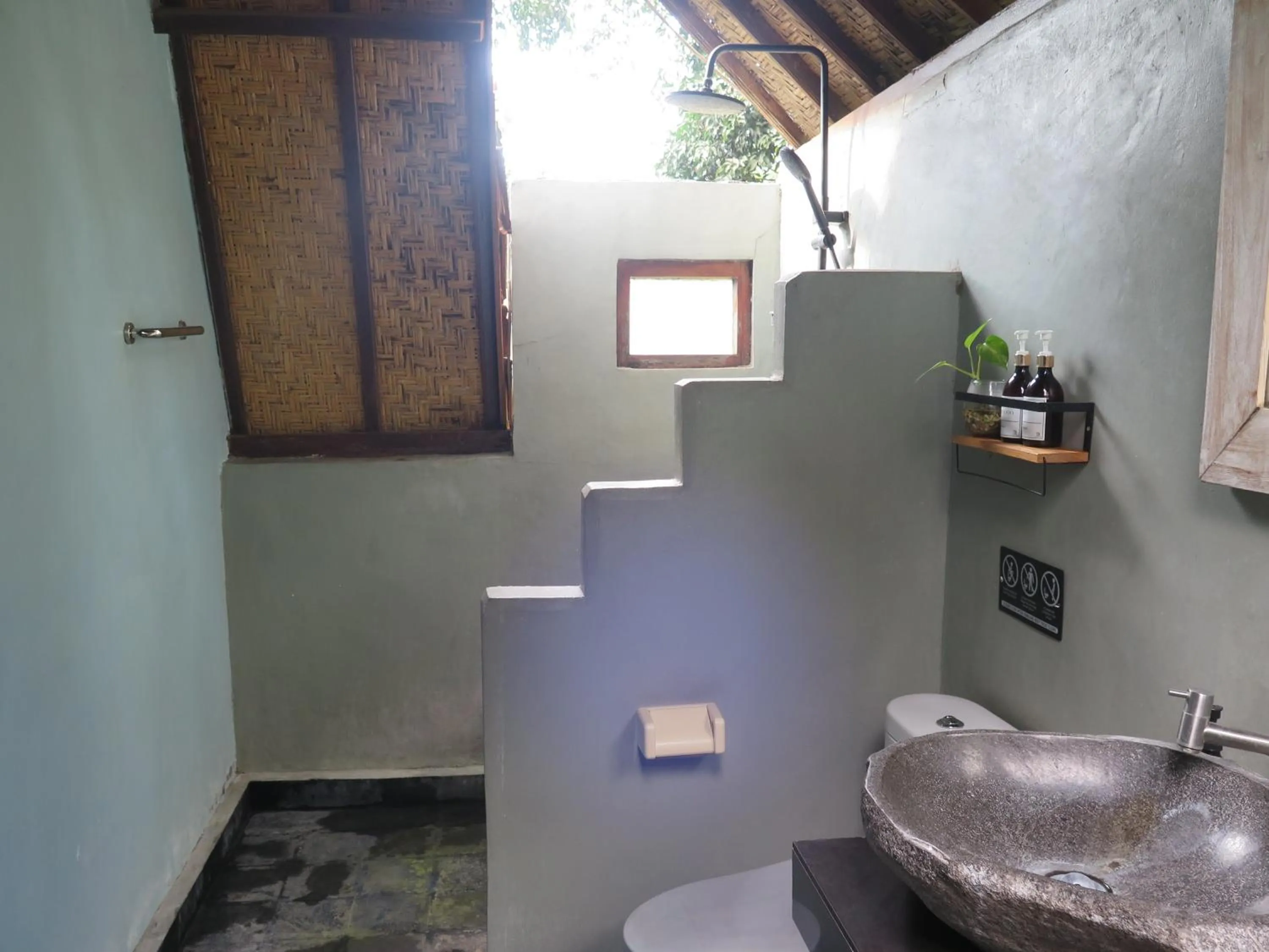Shower in Apit Lawang Villas & Resto