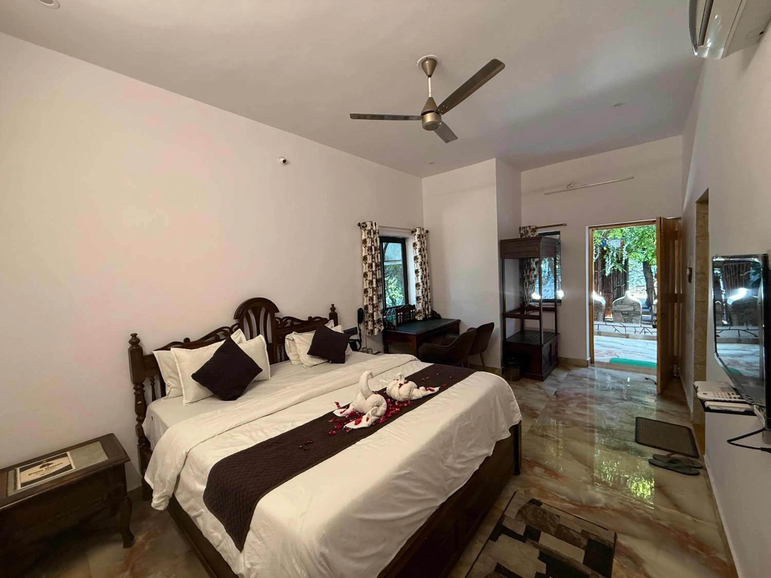 Bed in Hotel Green Heaven Resort