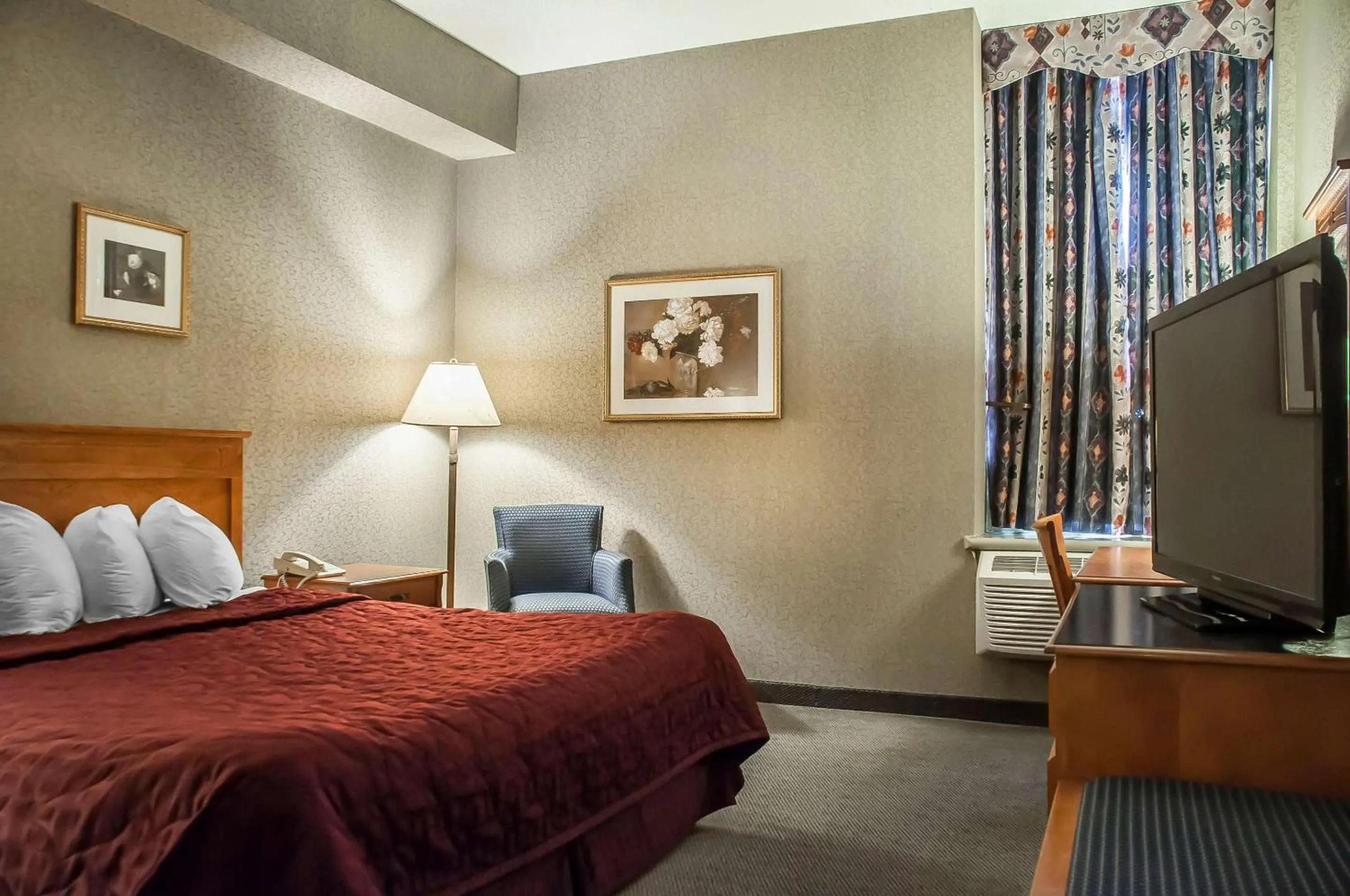 Bedroom, Bed in Comfort Inn Lundy's Lane