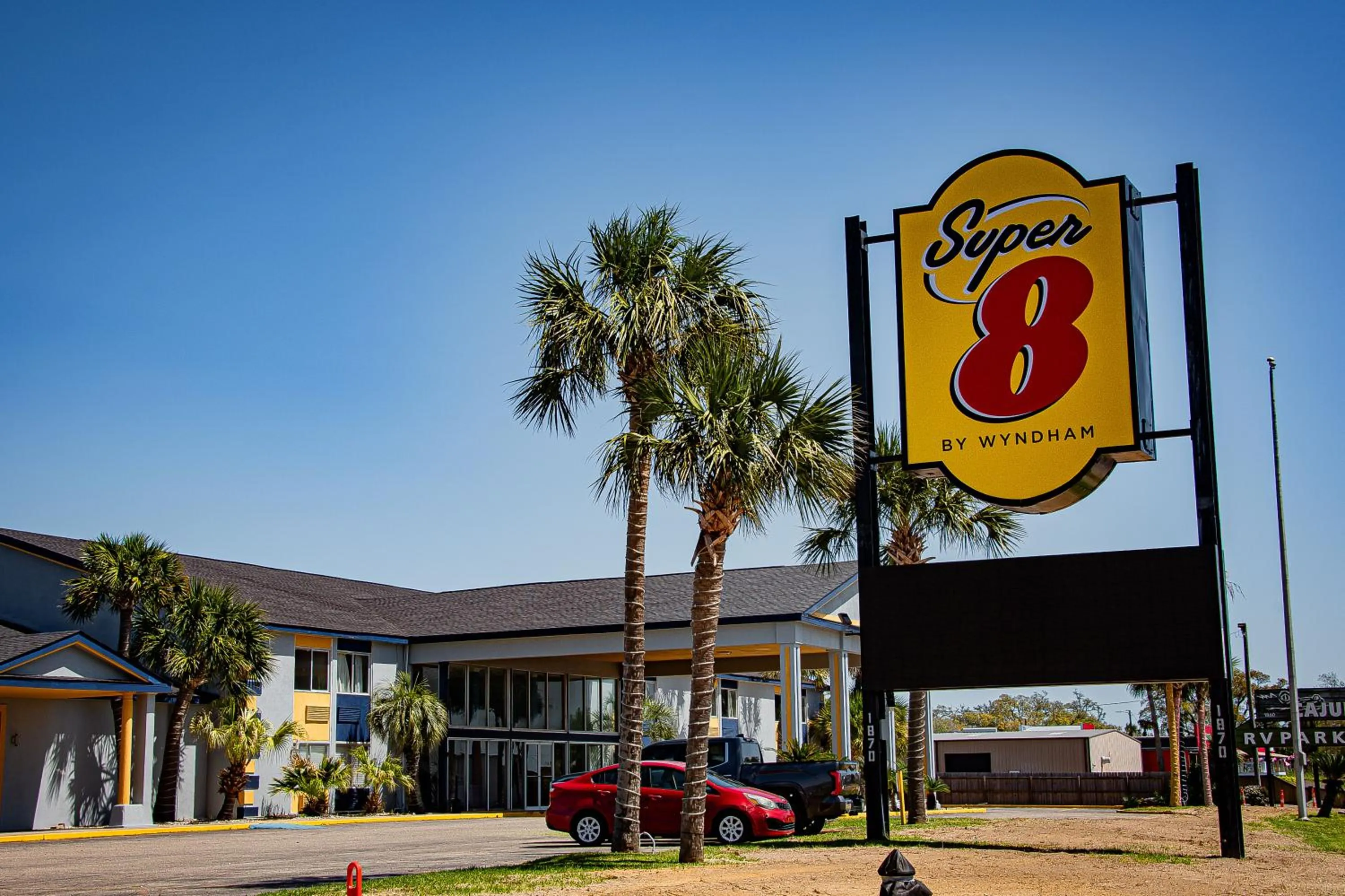 Super 8 by Wyndham Biloxi