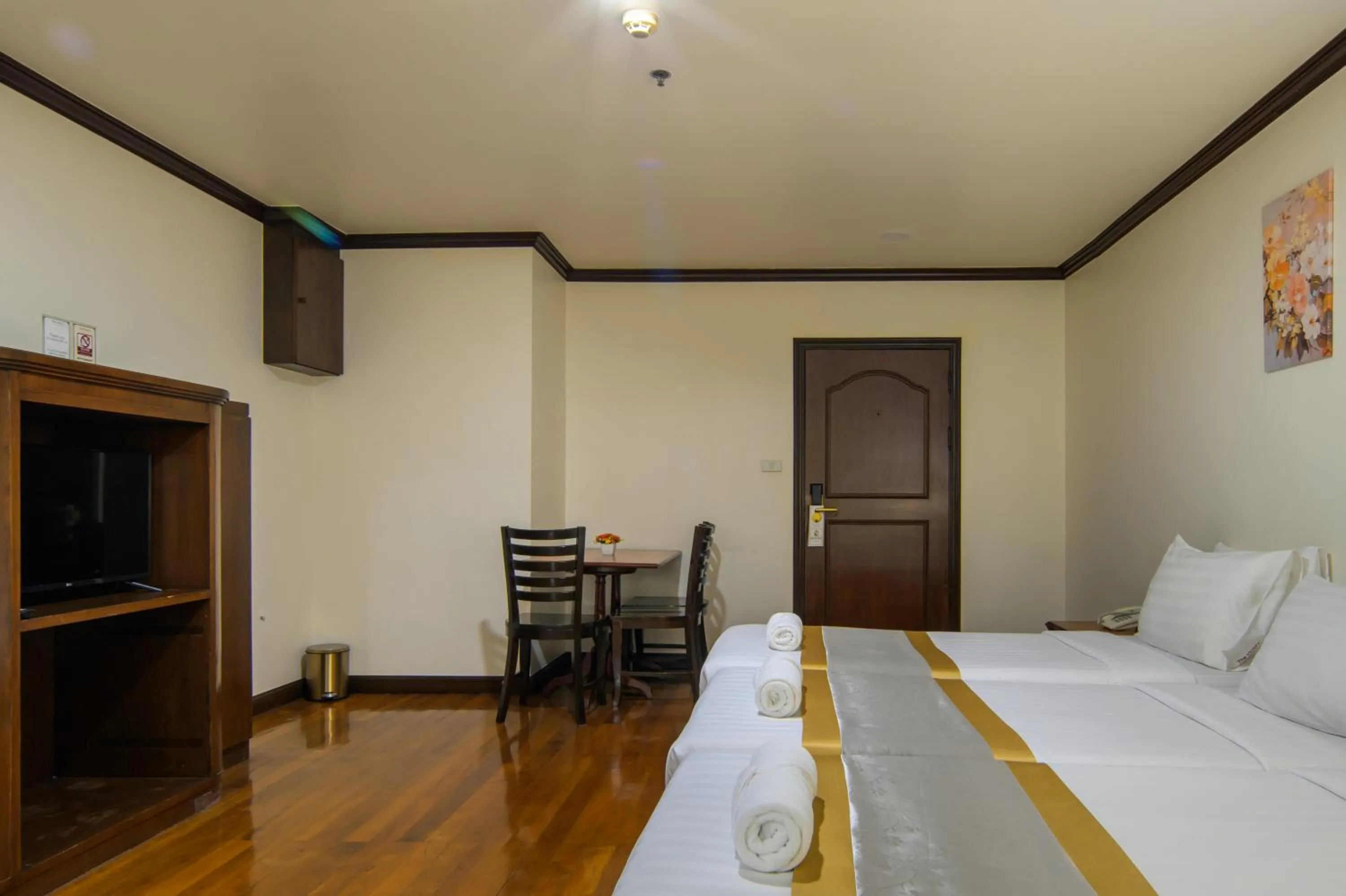 Bedroom, Bed in The Victory Residences Bangkok