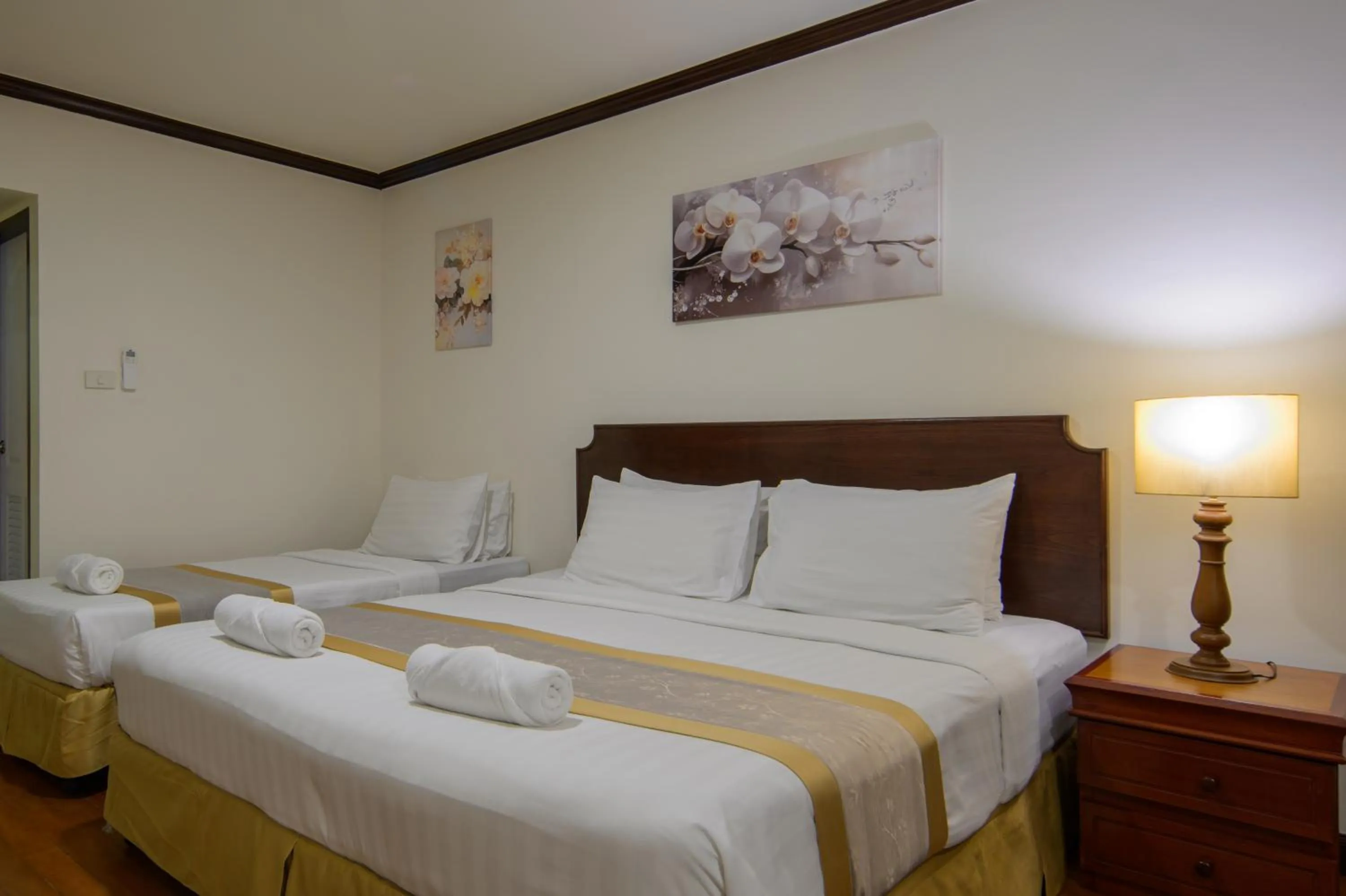 Bedroom, Bed in The Victory Residences Bangkok