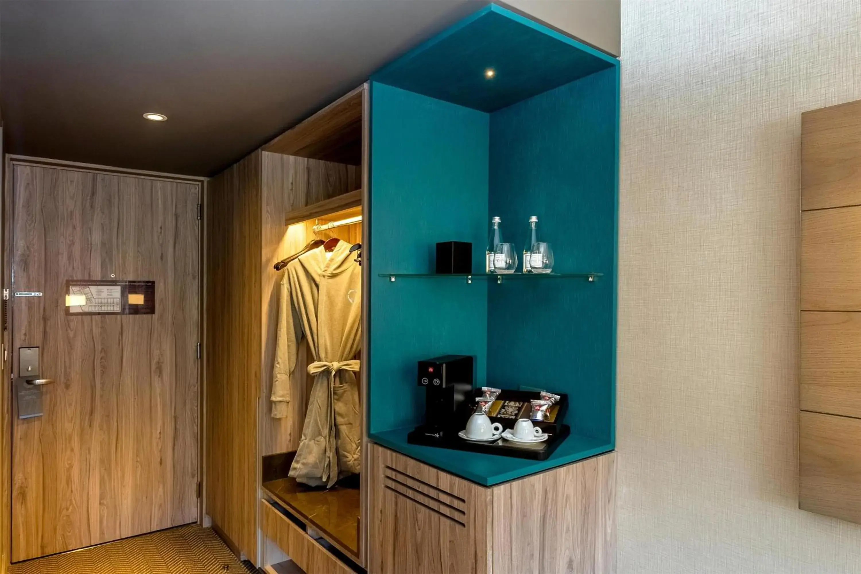 Deluxe Queen Room with Two Queen Beds in Hyatt Centric San Isidro Lima Deluxe Queen Room with Two Queen Beds in Hyatt Centric San Isidro Lima