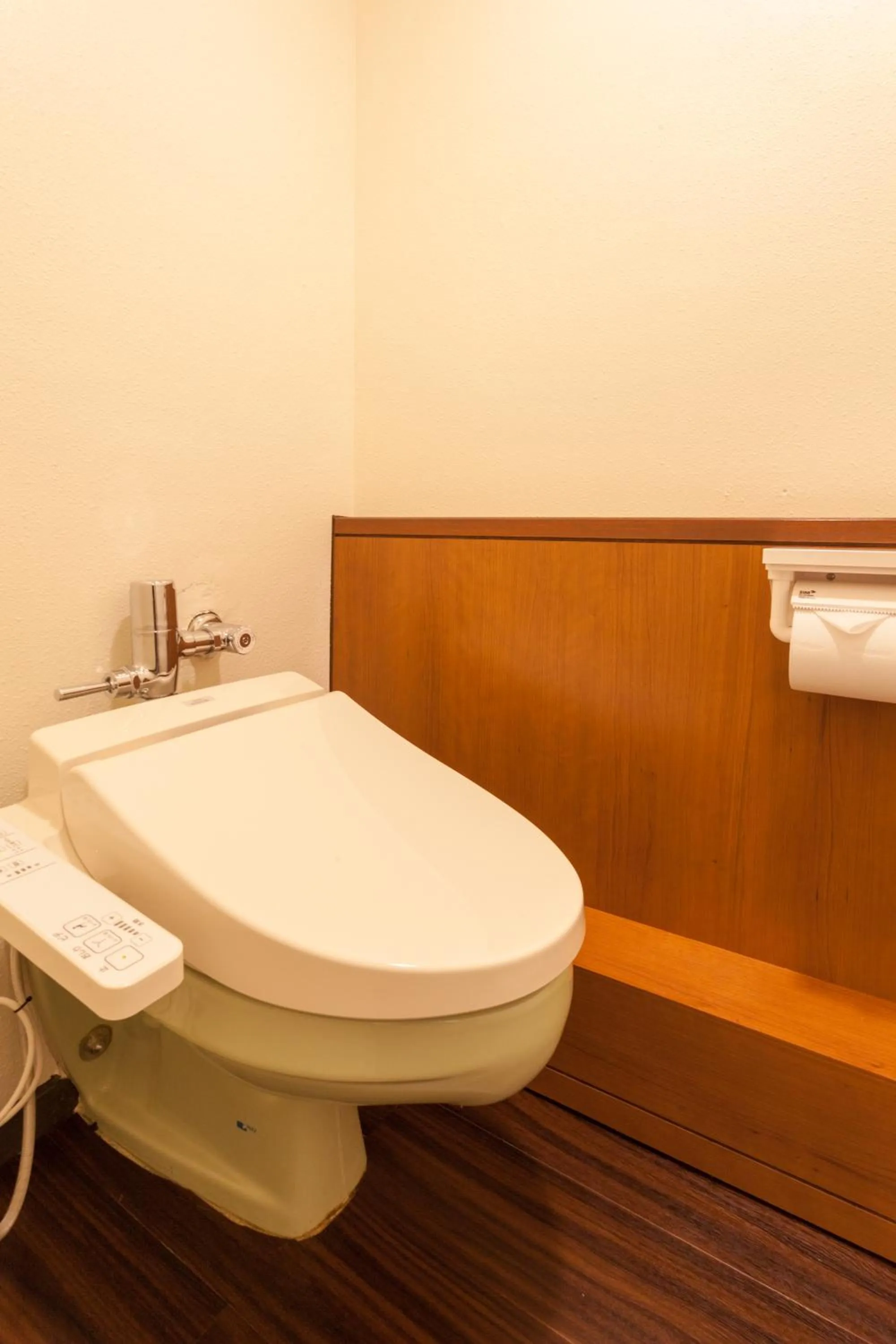 Toilet in Okinawa Kariyushi Beach Resort Ocean Spa