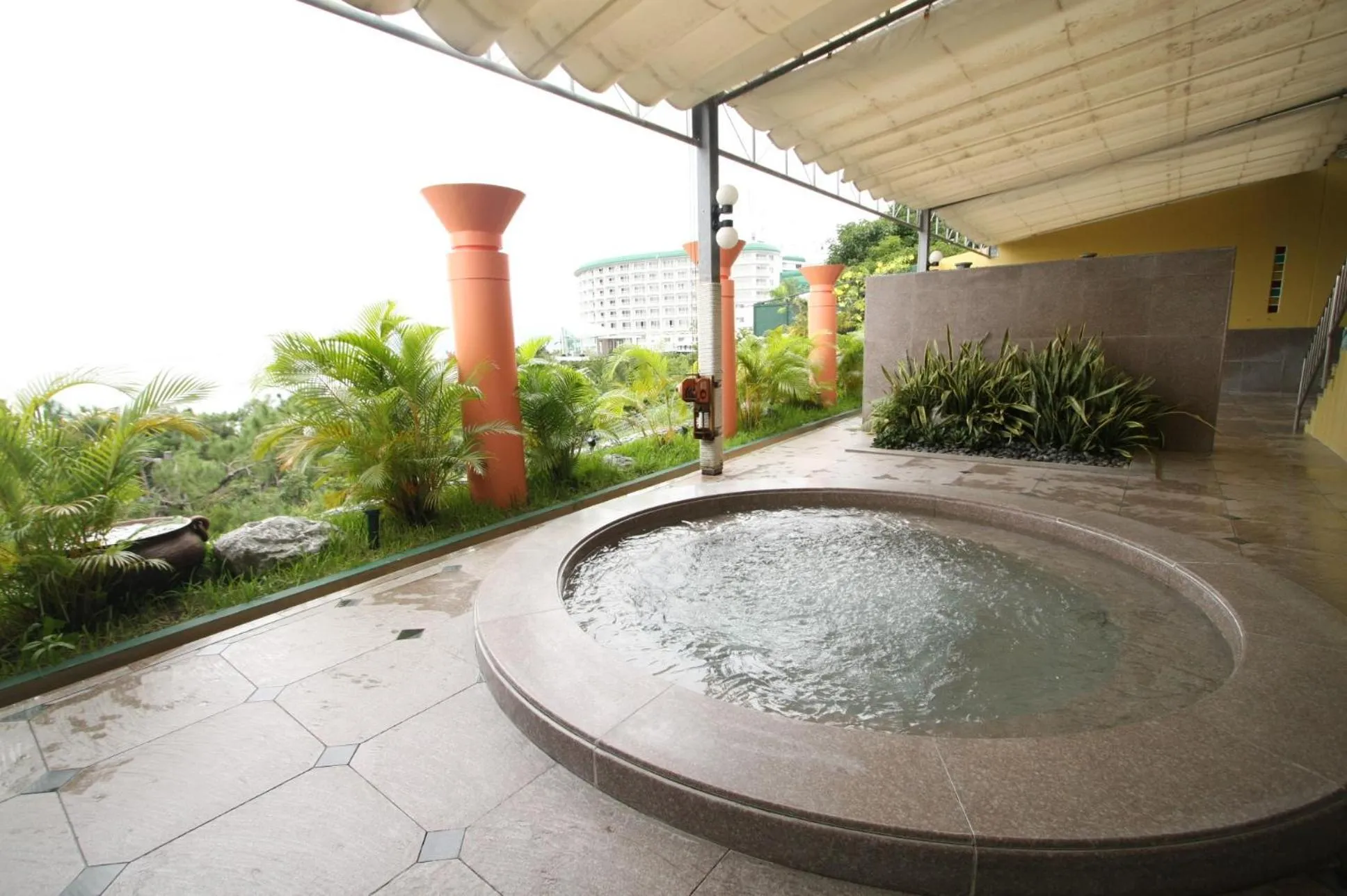 Spa and wellness centre/facilities in Okinawa Kariyushi Beach Resort Ocean Spa