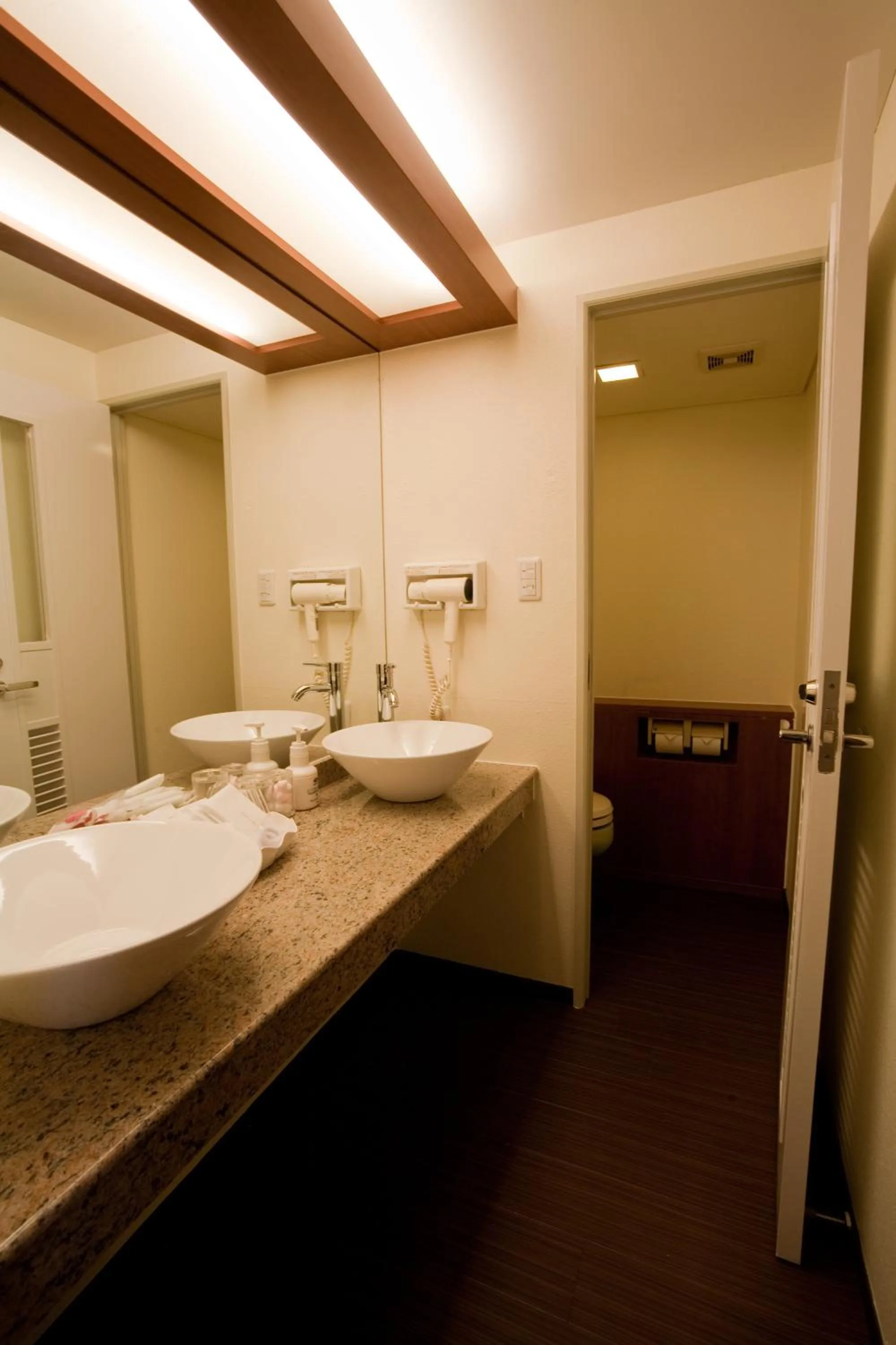 Bathroom in Okinawa Kariyushi Beach Resort Ocean Spa