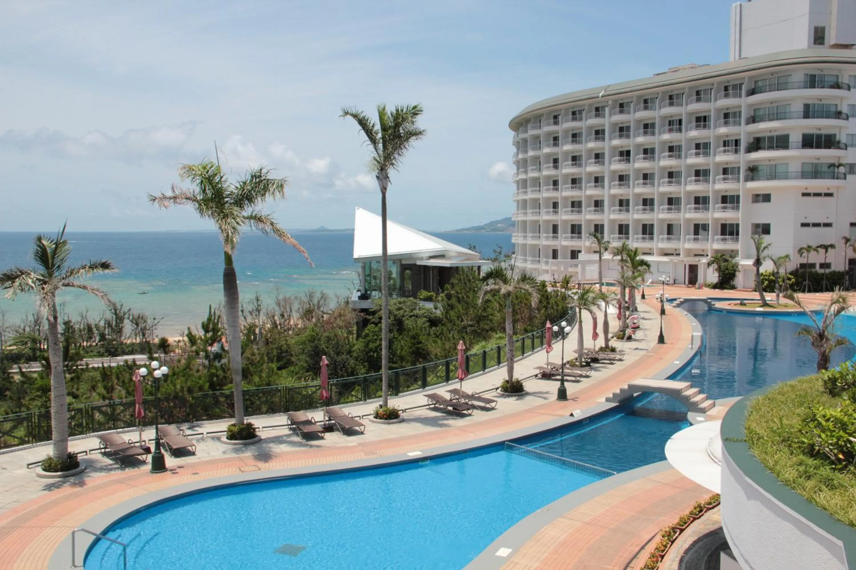 Facade/entrance in Okinawa Kariyushi Beach Resort Ocean Spa