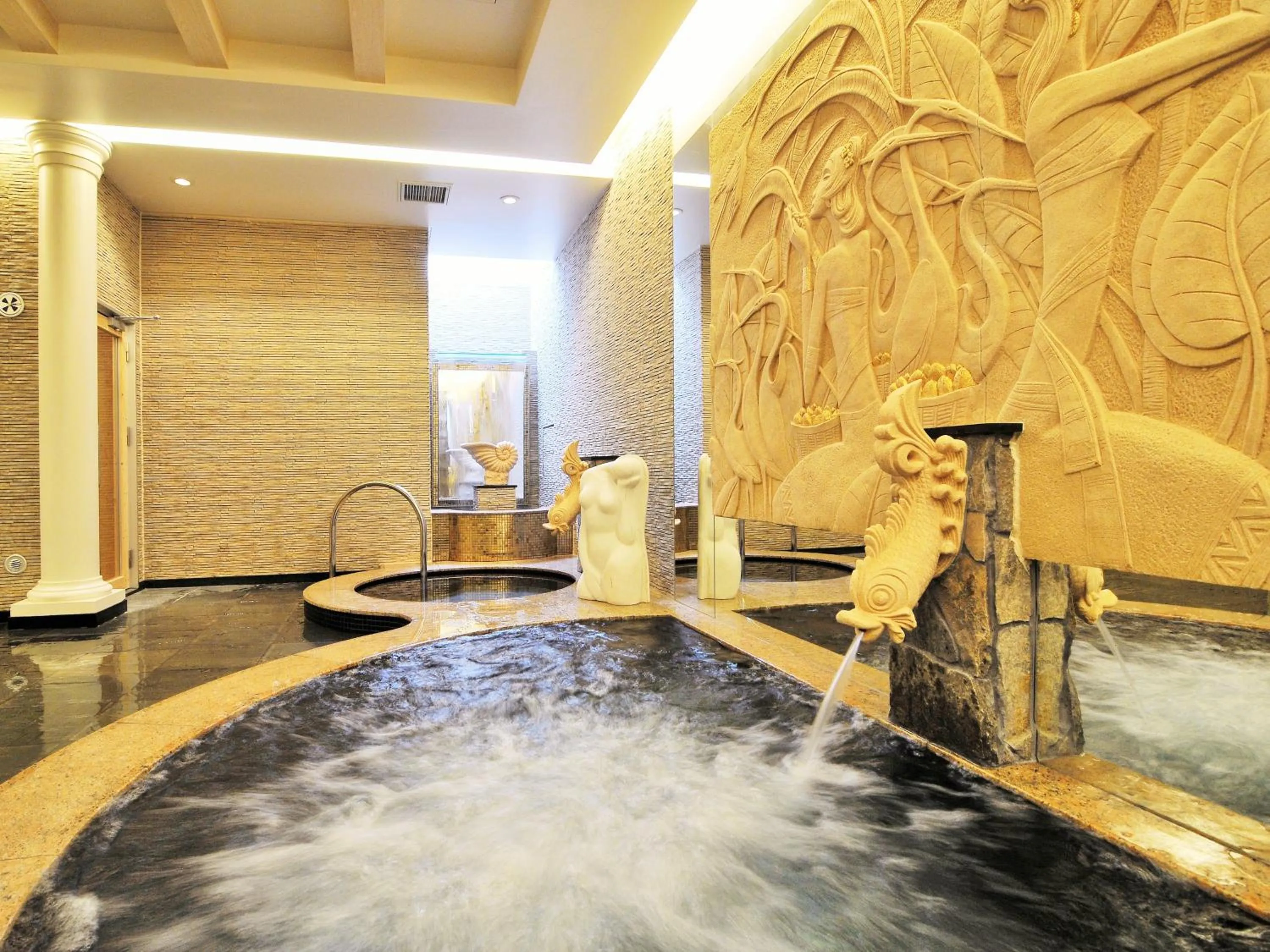 Spa and wellness centre/facilities in Okinawa Kariyushi Resort EXES Onna