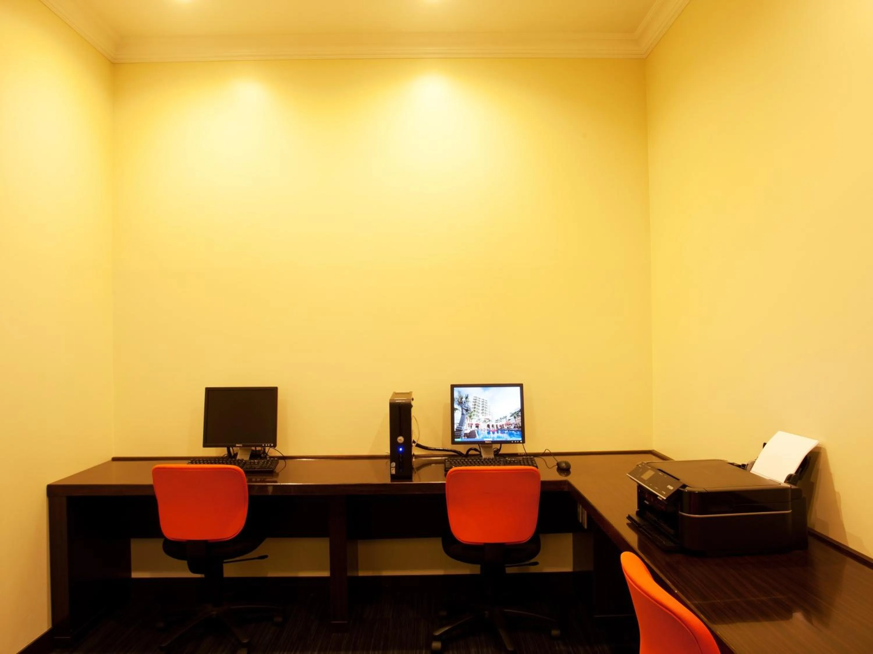 Business facilities in Okinawa Kariyushi Resort EXES Onna